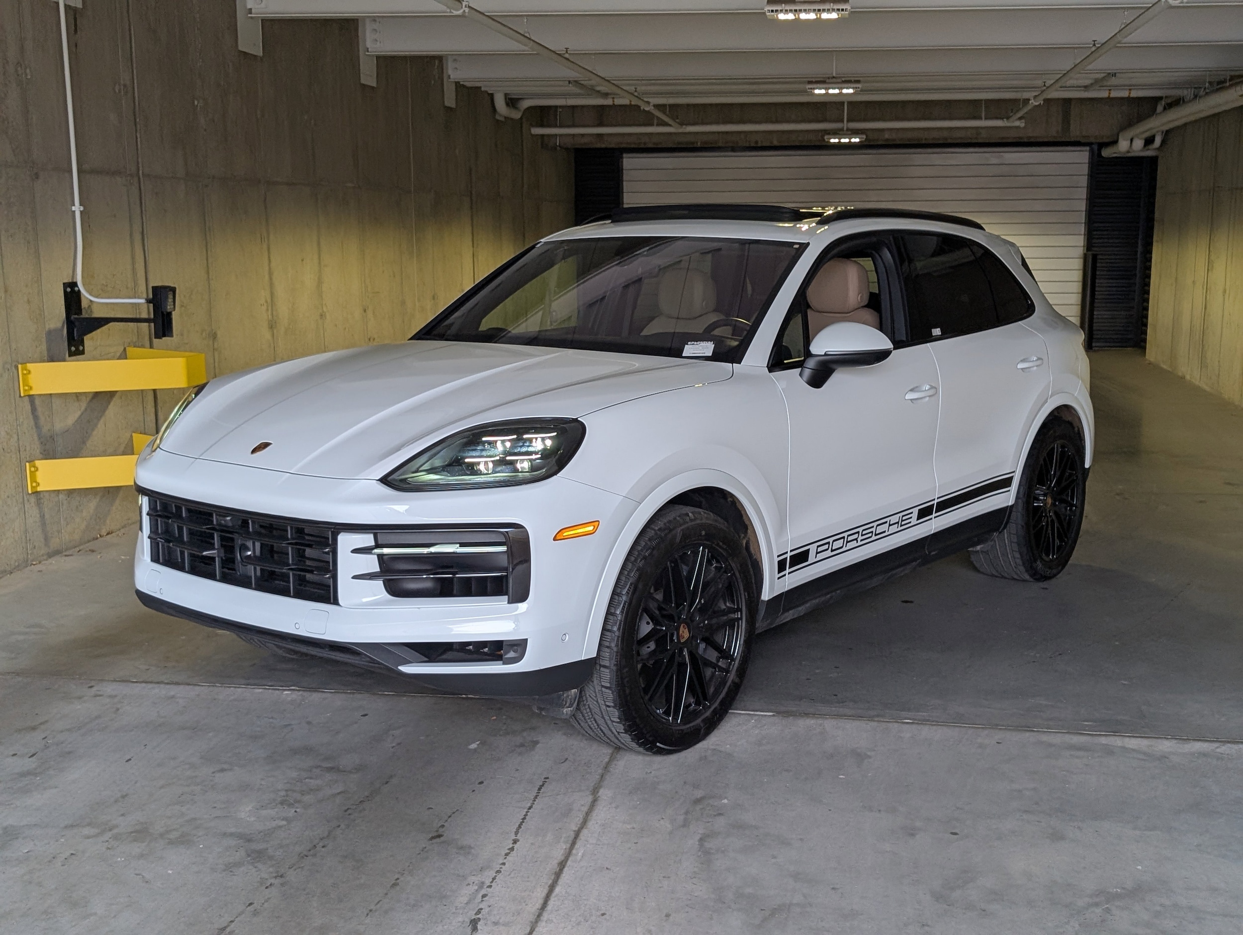 2025 Porsche Cayenne Base's photo