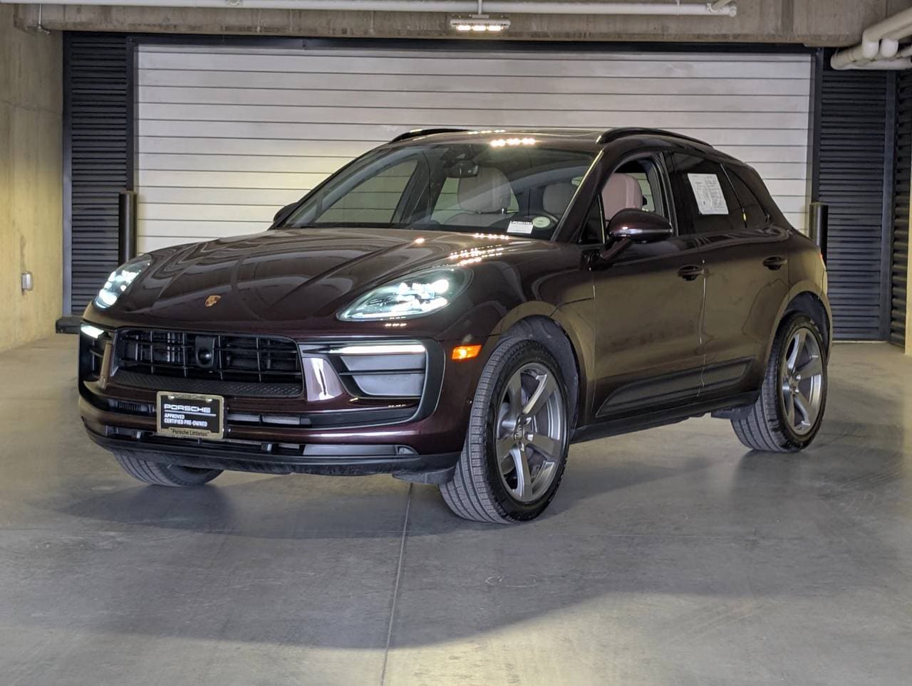 2023 Porsche Macan Base