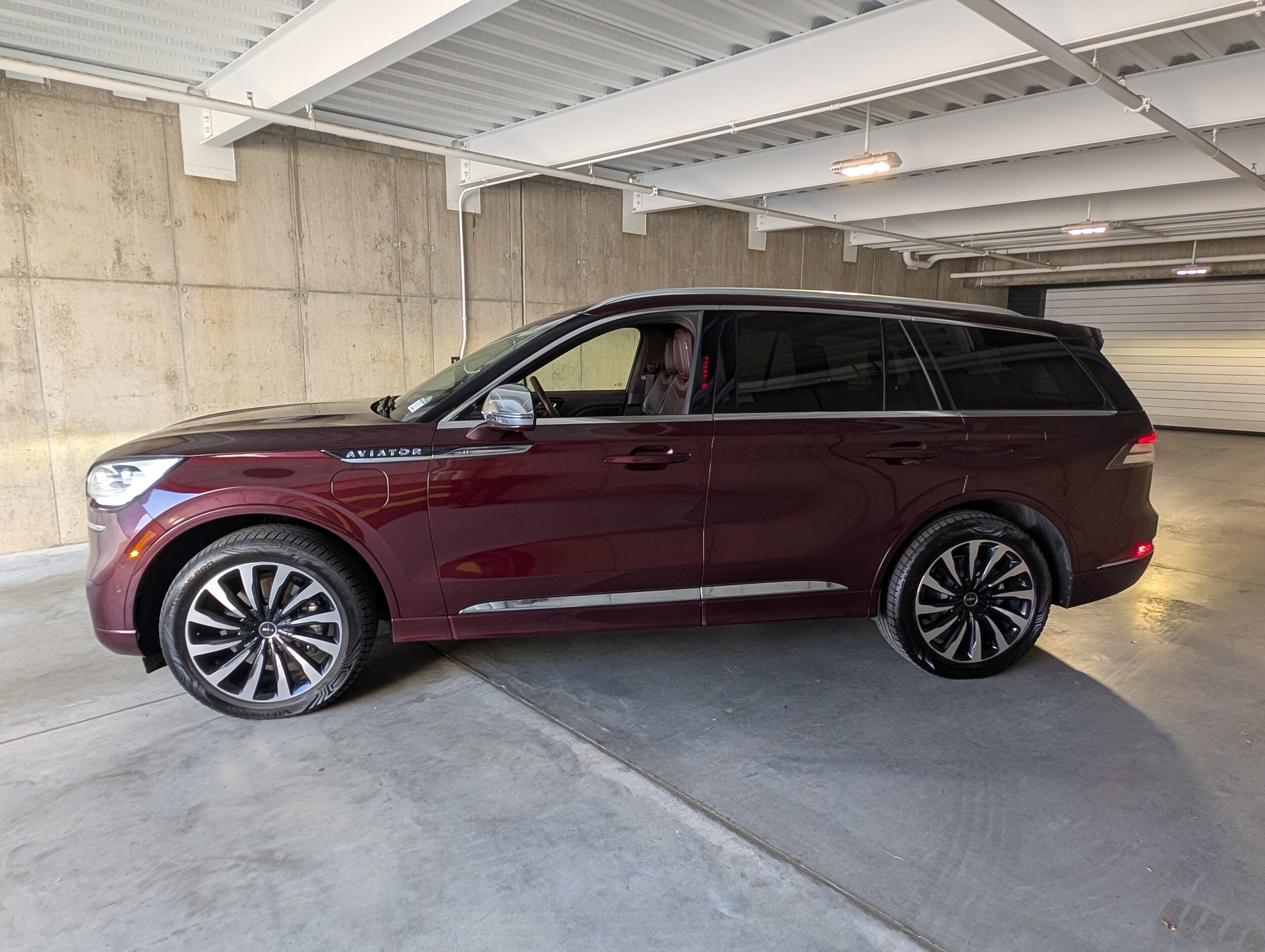 2020 Lincoln Aviator Black Label Grand Touring photo 2