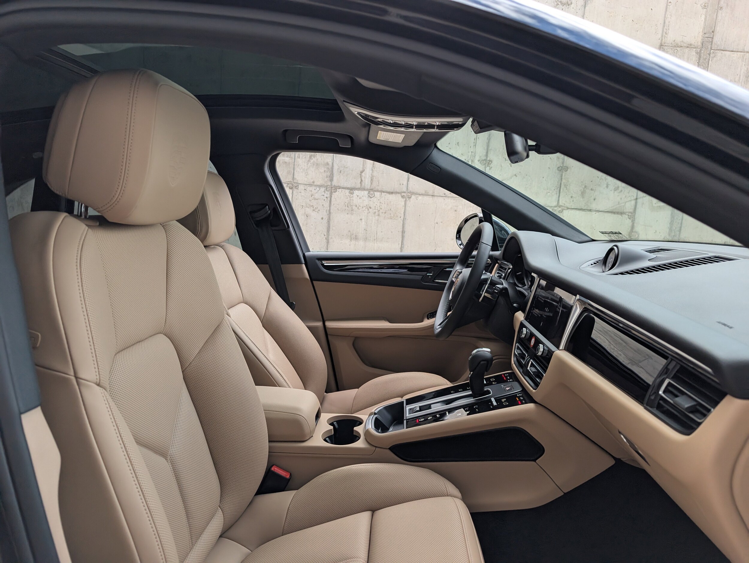 2025 Porsche Macan - Photo 29