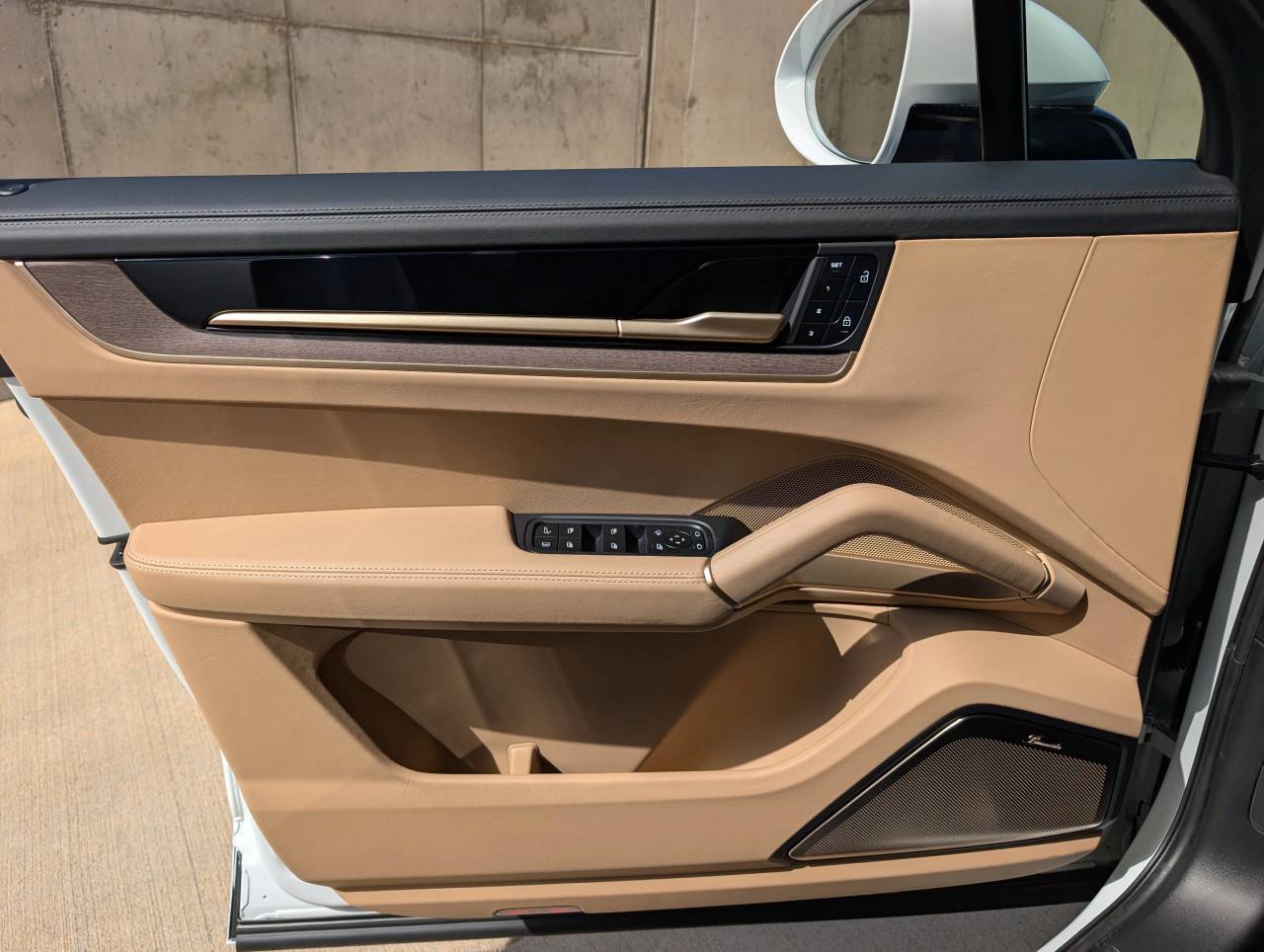 2025 Porsche Cayenne Turbo E-Hybrid - Photo 18