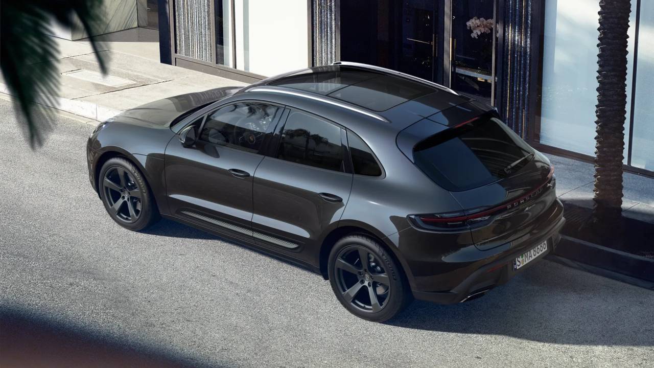 2025 Porsche Macan photo 3