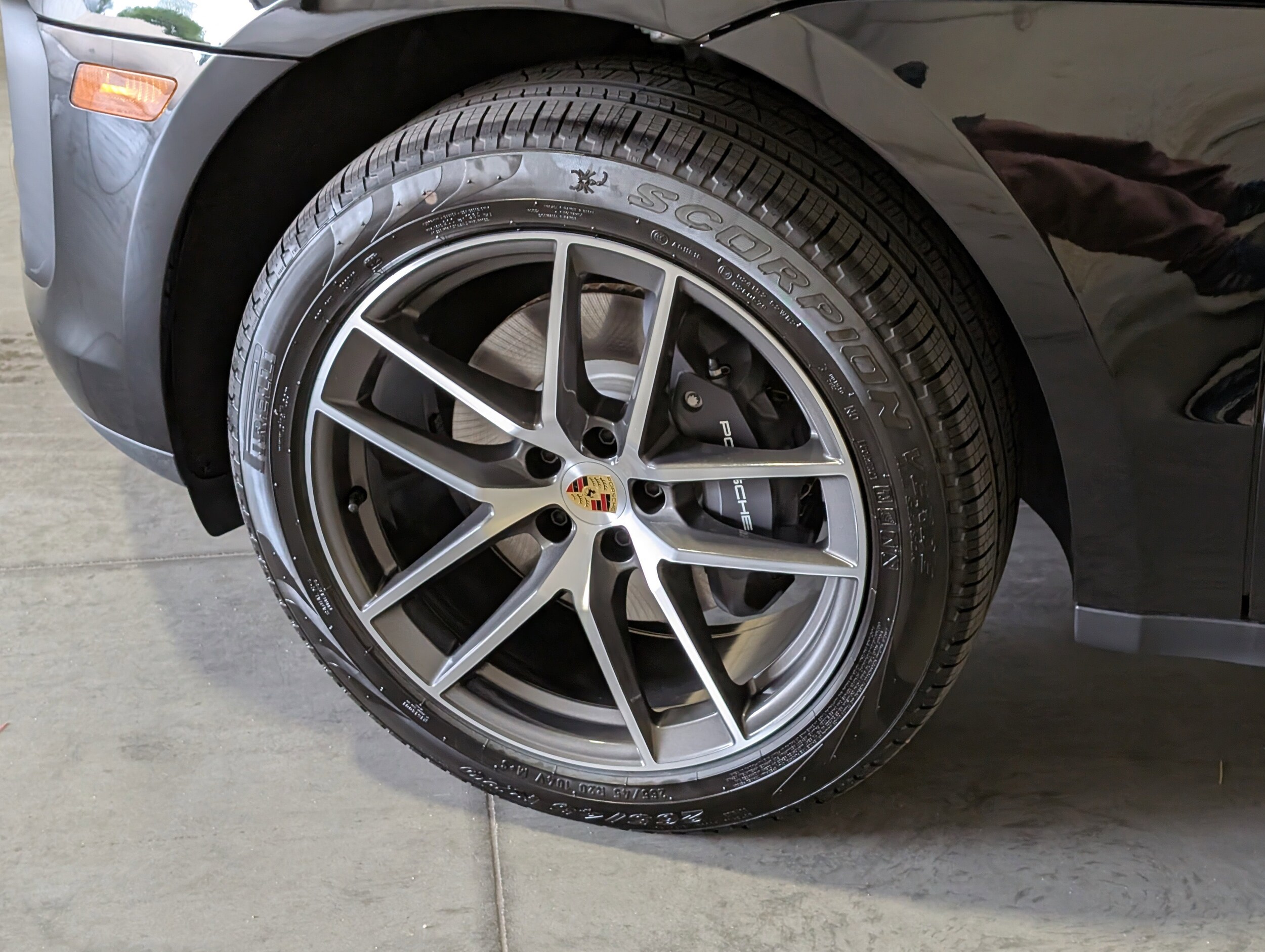 2025 Porsche Macan - Photo 17