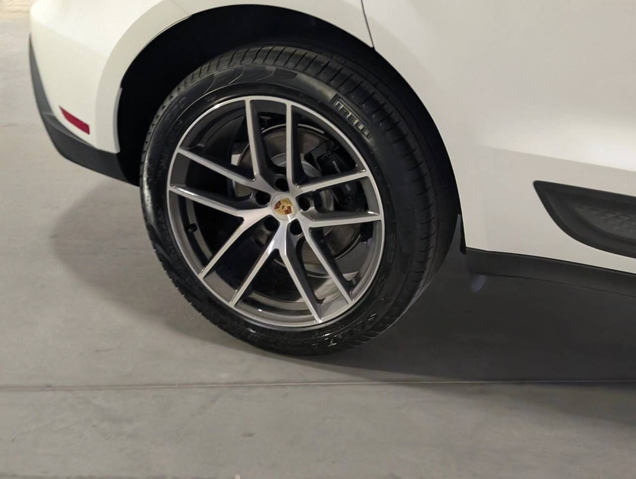 2025 Porsche Macan - Photo 15