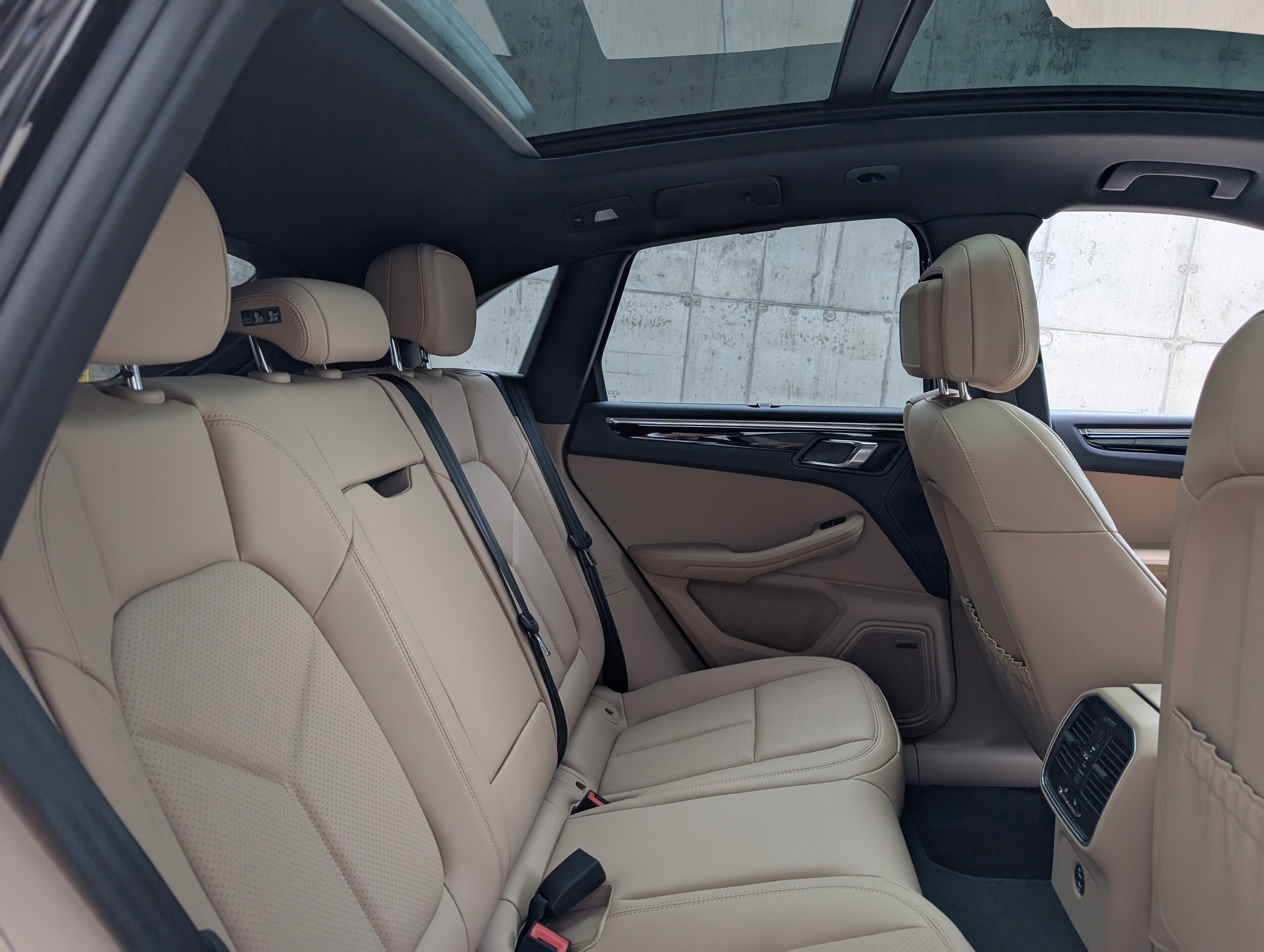 2025 Porsche Macan - Photo 27