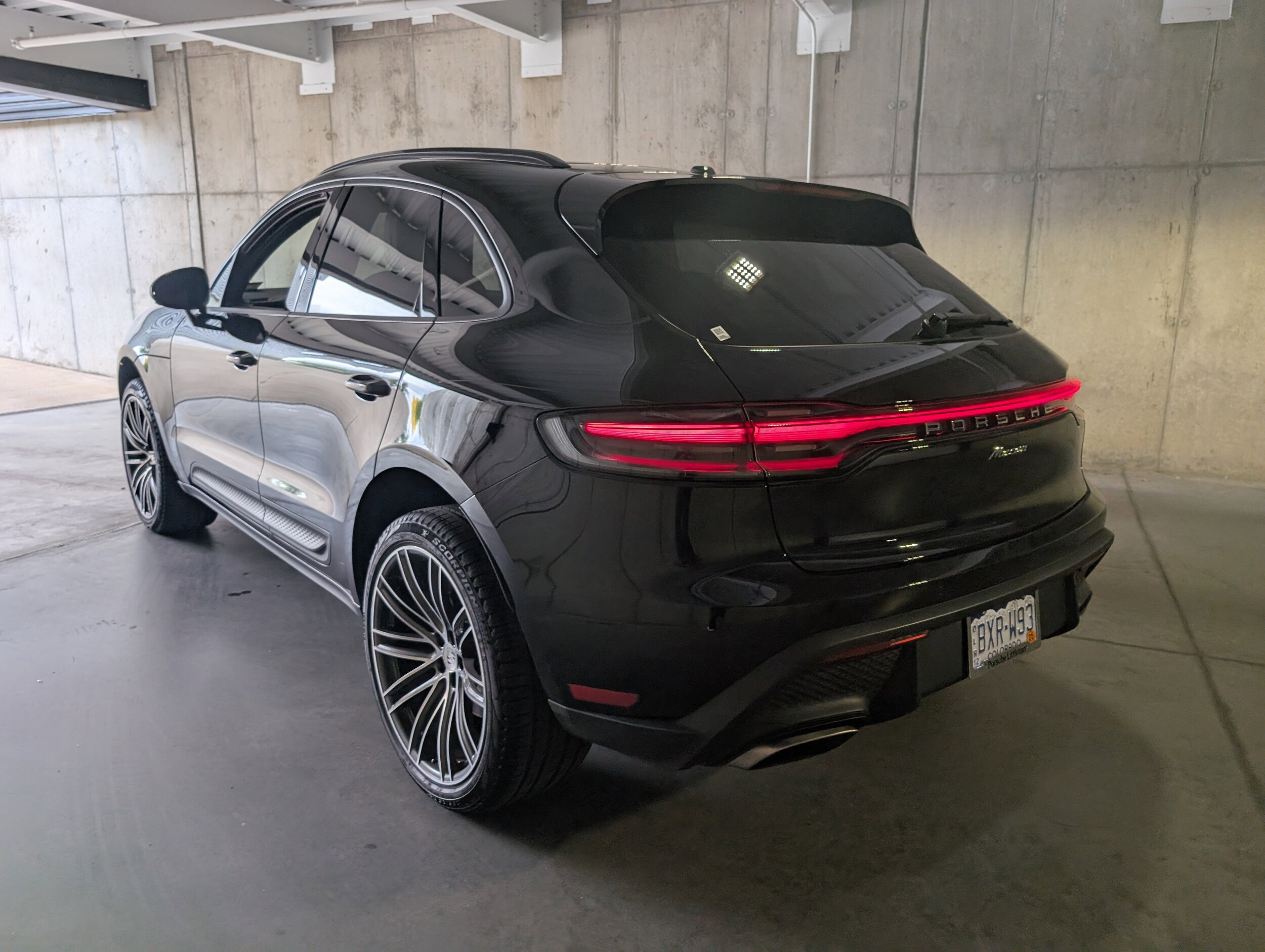 2025 Porsche Macan T photo 3