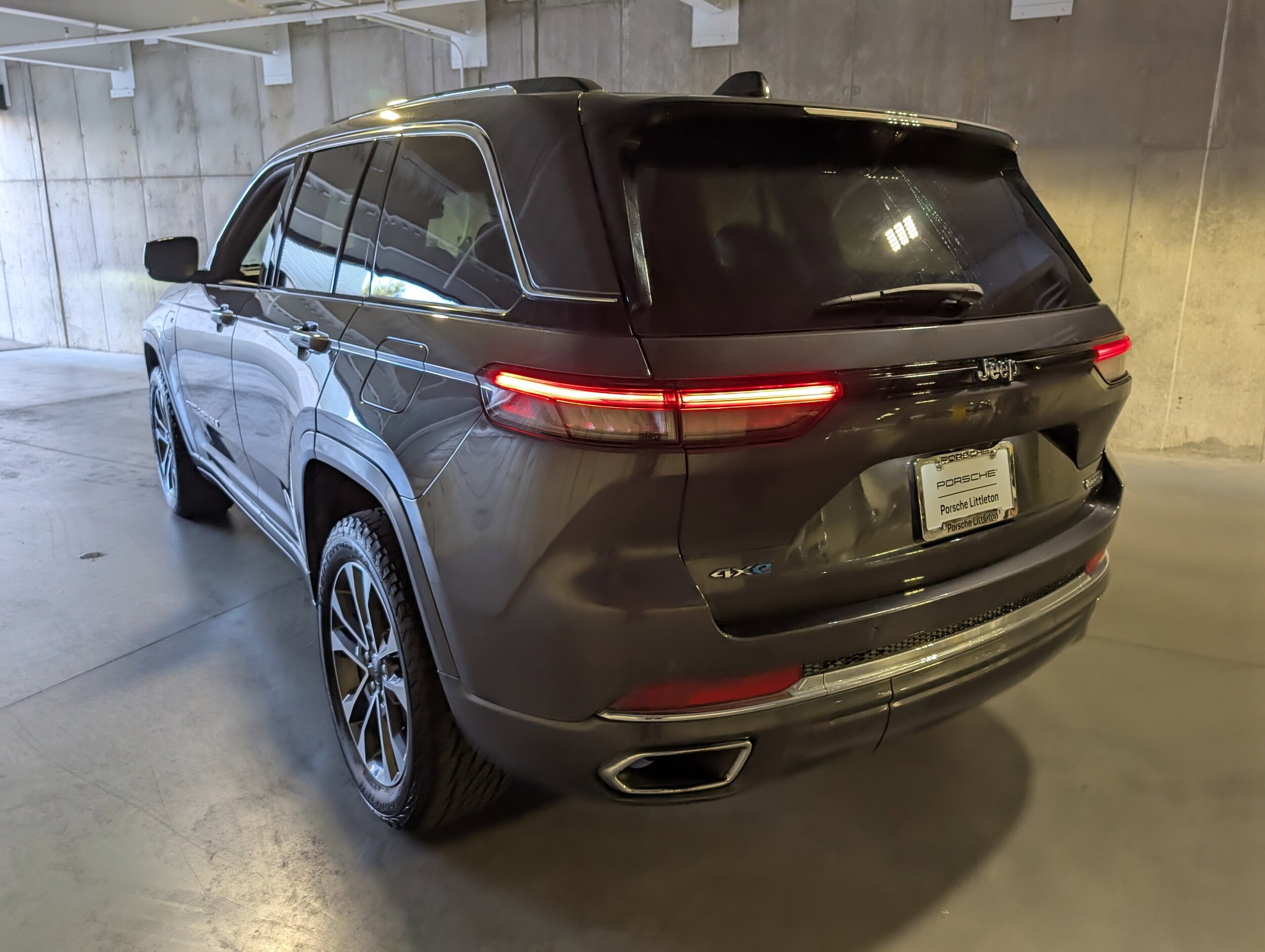 2024 Jeep Grand Cherokee Overland 4xe photo 3