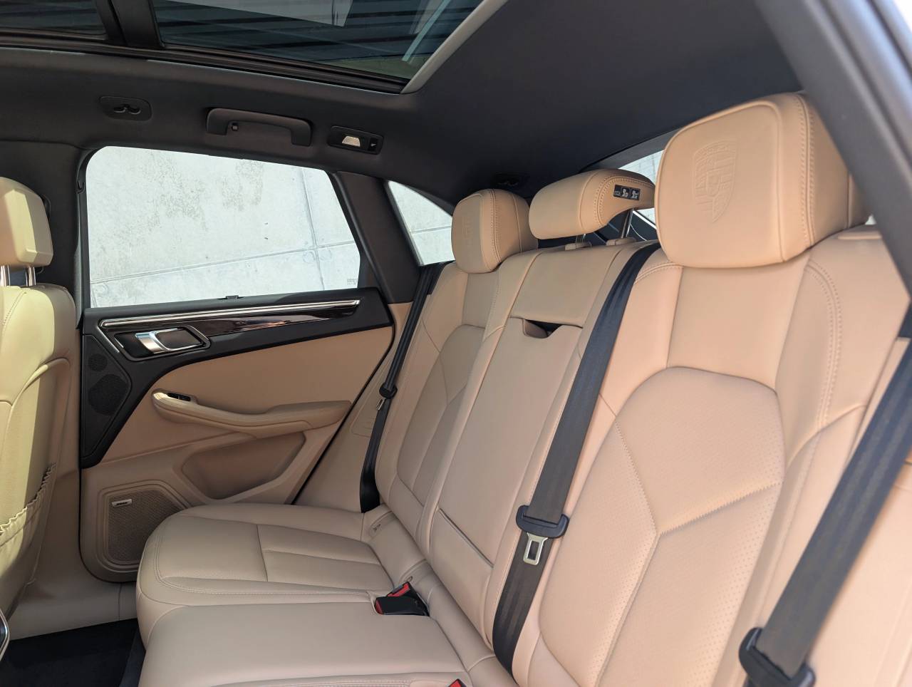 2025 Porsche Macan - Photo 22