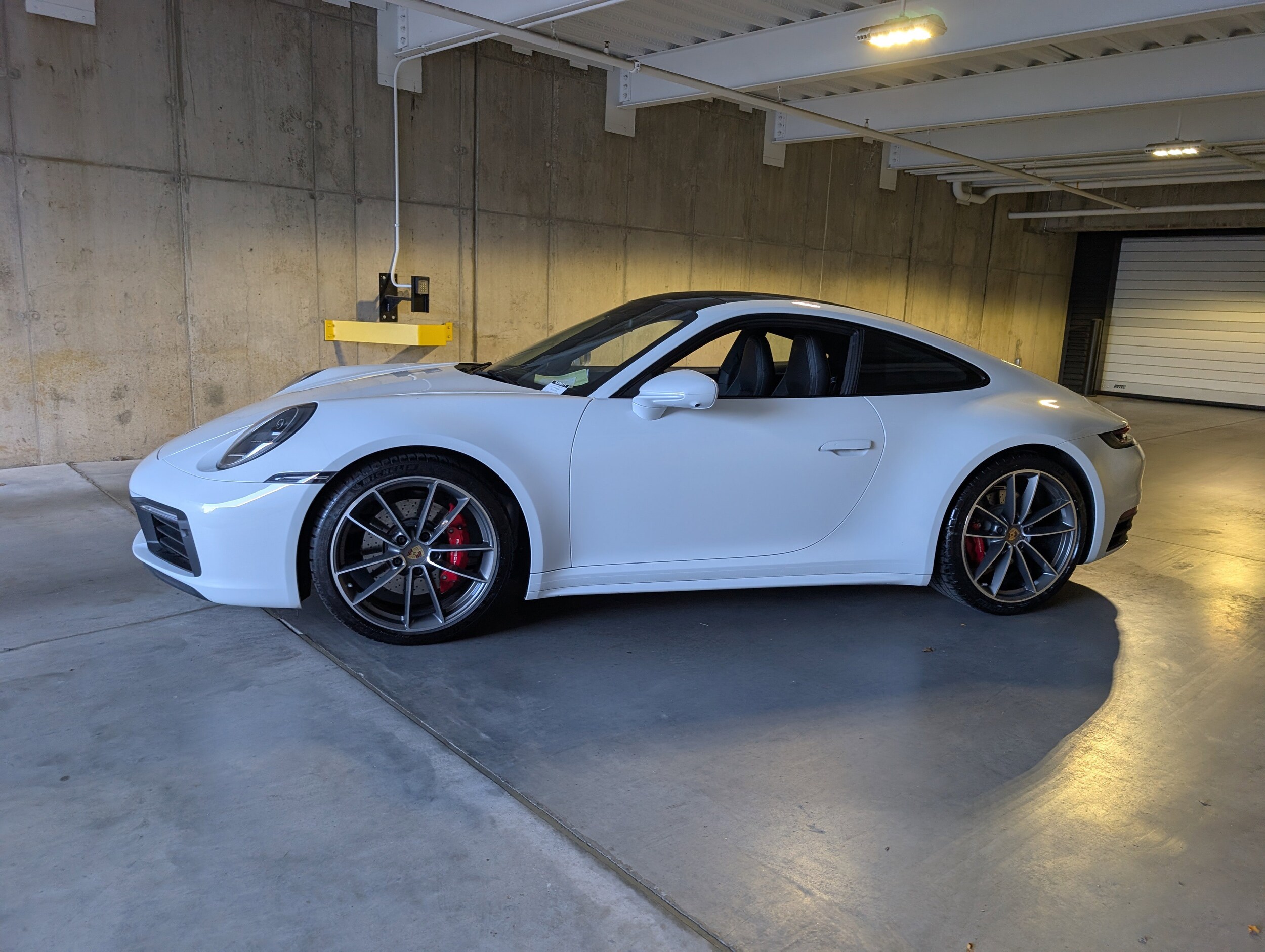 2022 Porsche 911 S photo 2