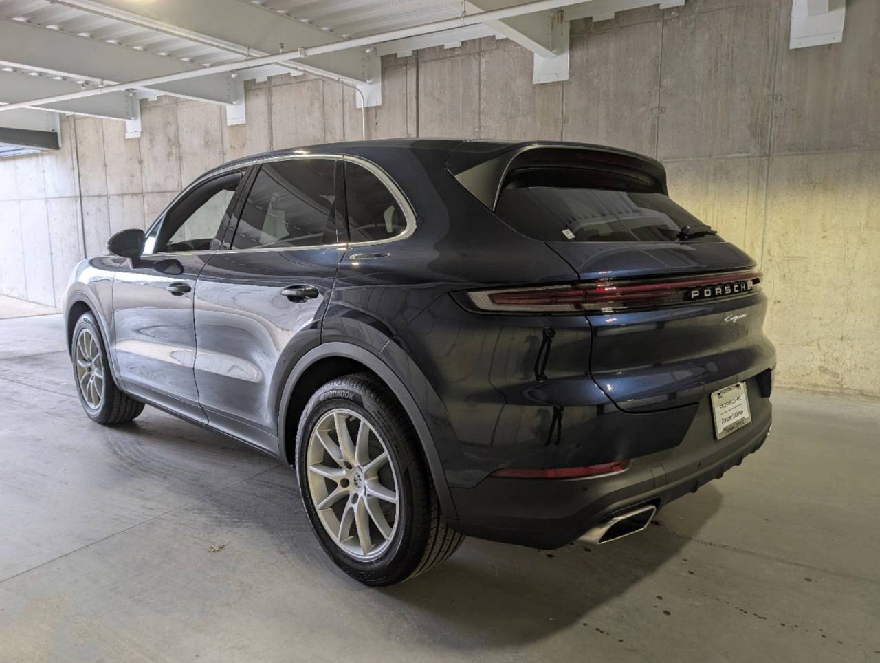 2025 Porsche Cayenne photo 3