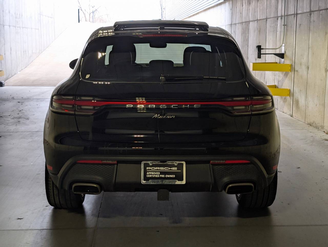 2025 Porsche Macan - Photo 8