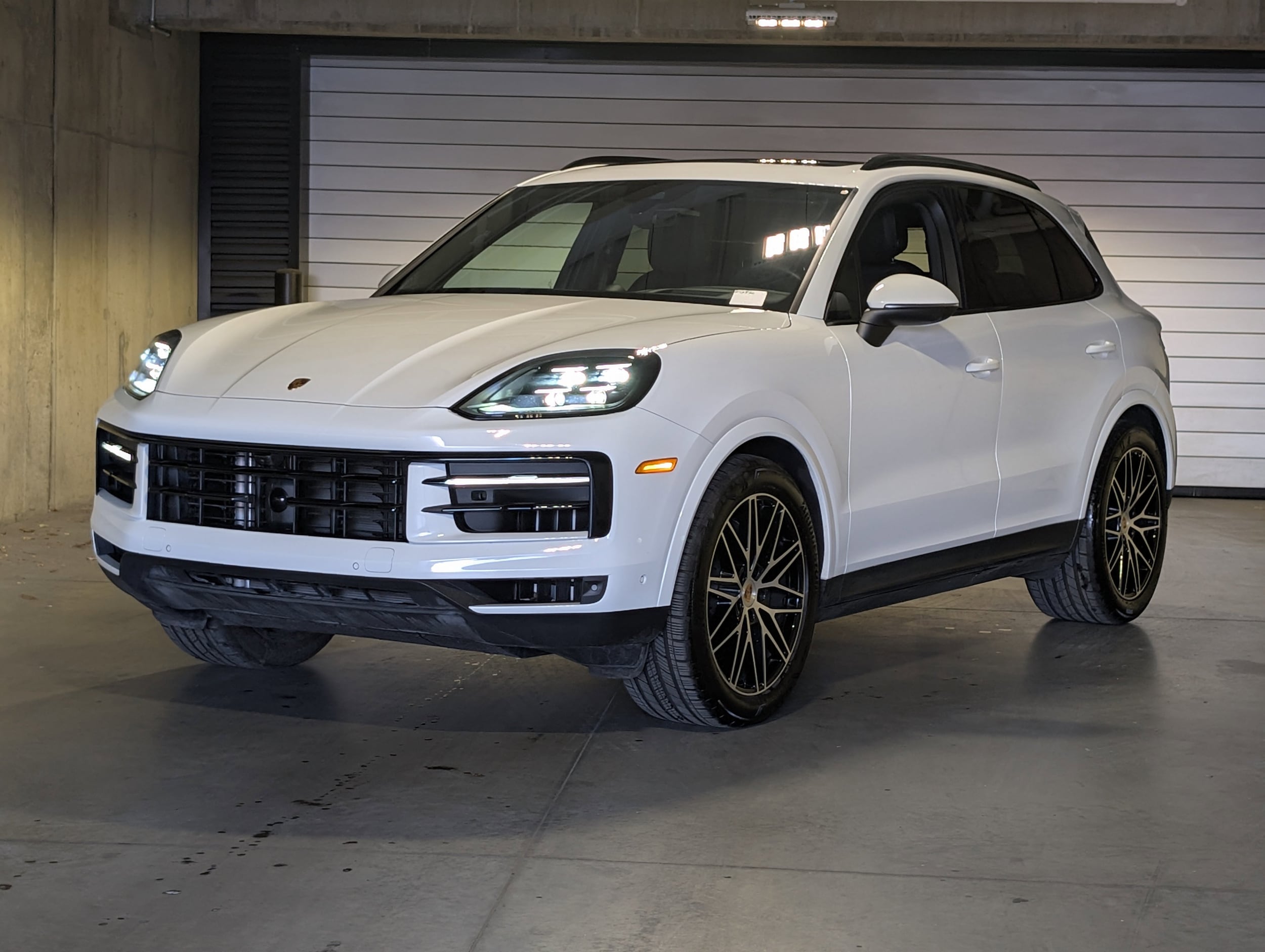 2025 Porsche Cayenne Base's photo