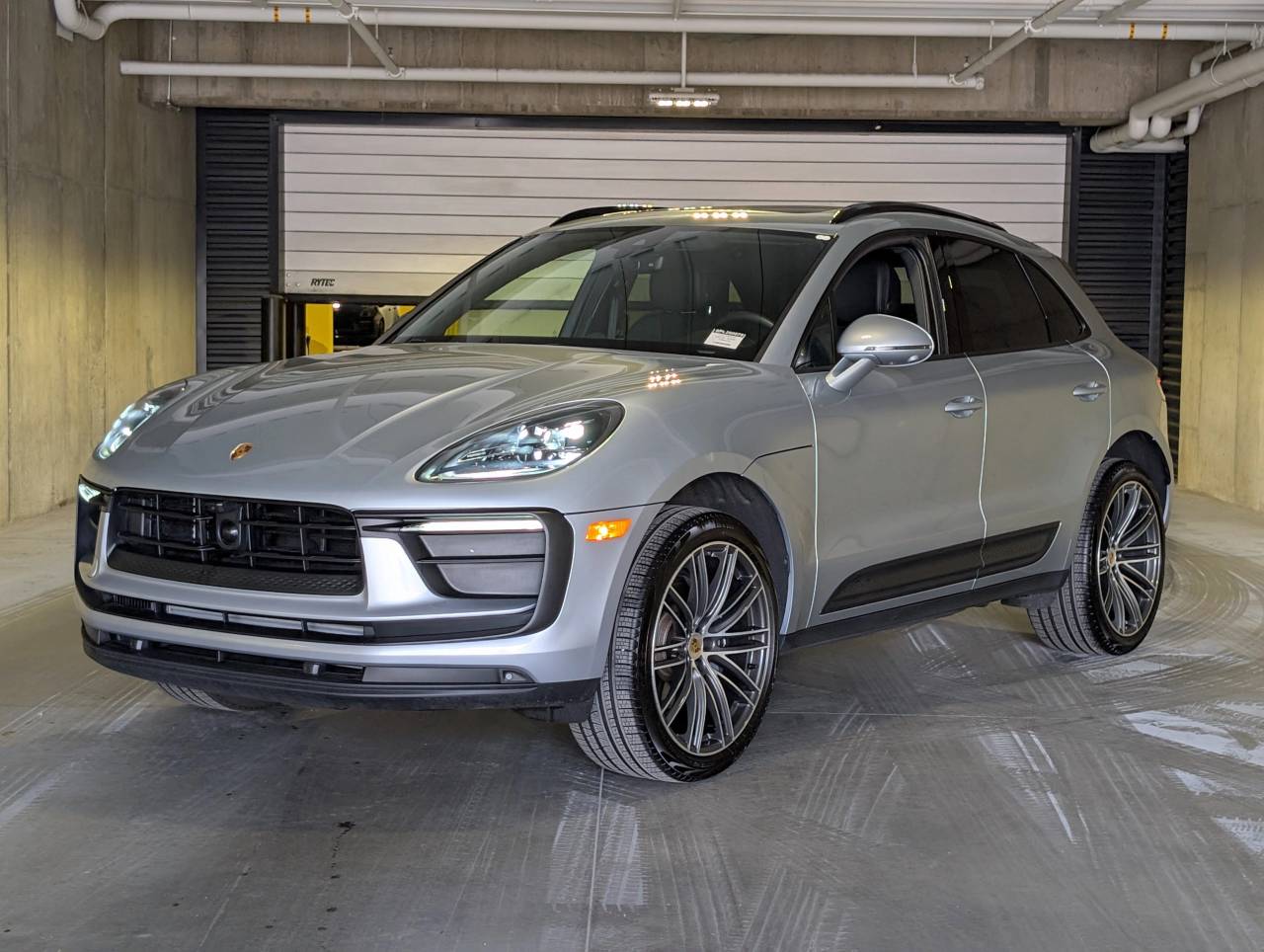 2026 Porsche Macan's photo