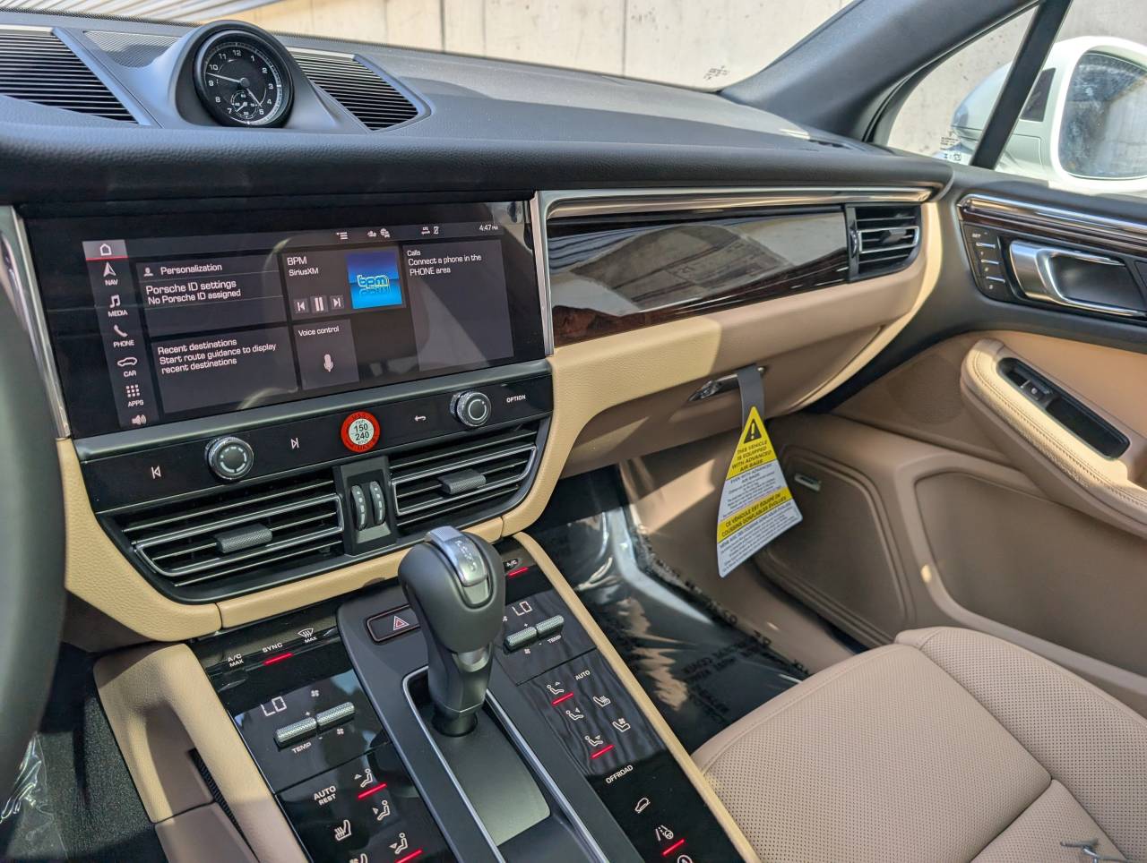 2025 Porsche Macan - Photo 33