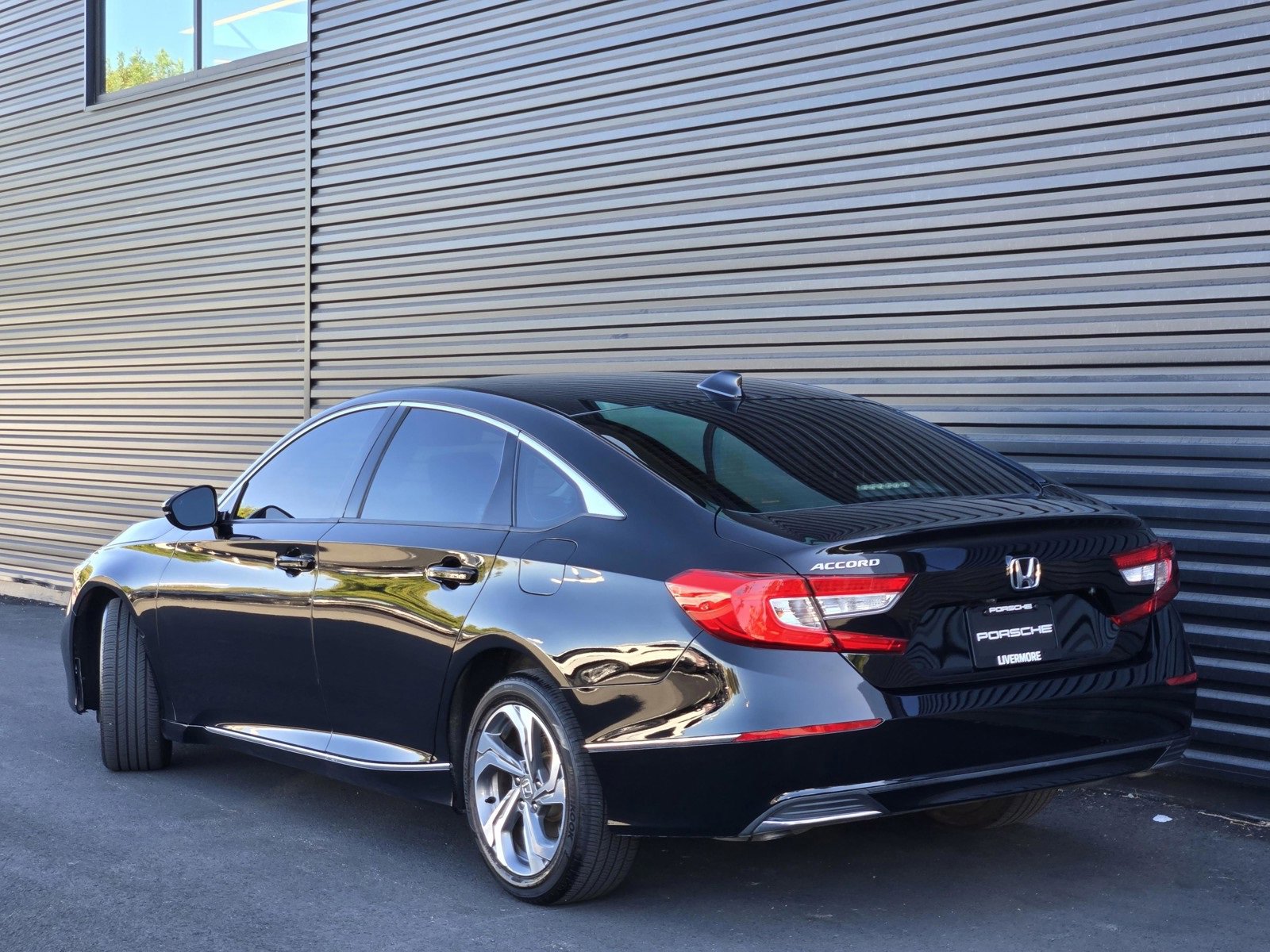 2019 Honda Accord EX-L 1.5T photo 2