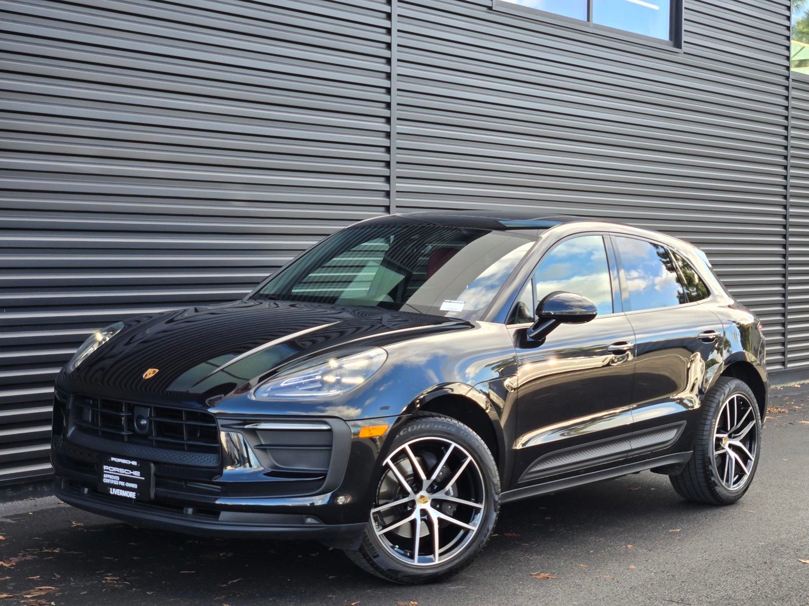 2025 Porsche Macan Base