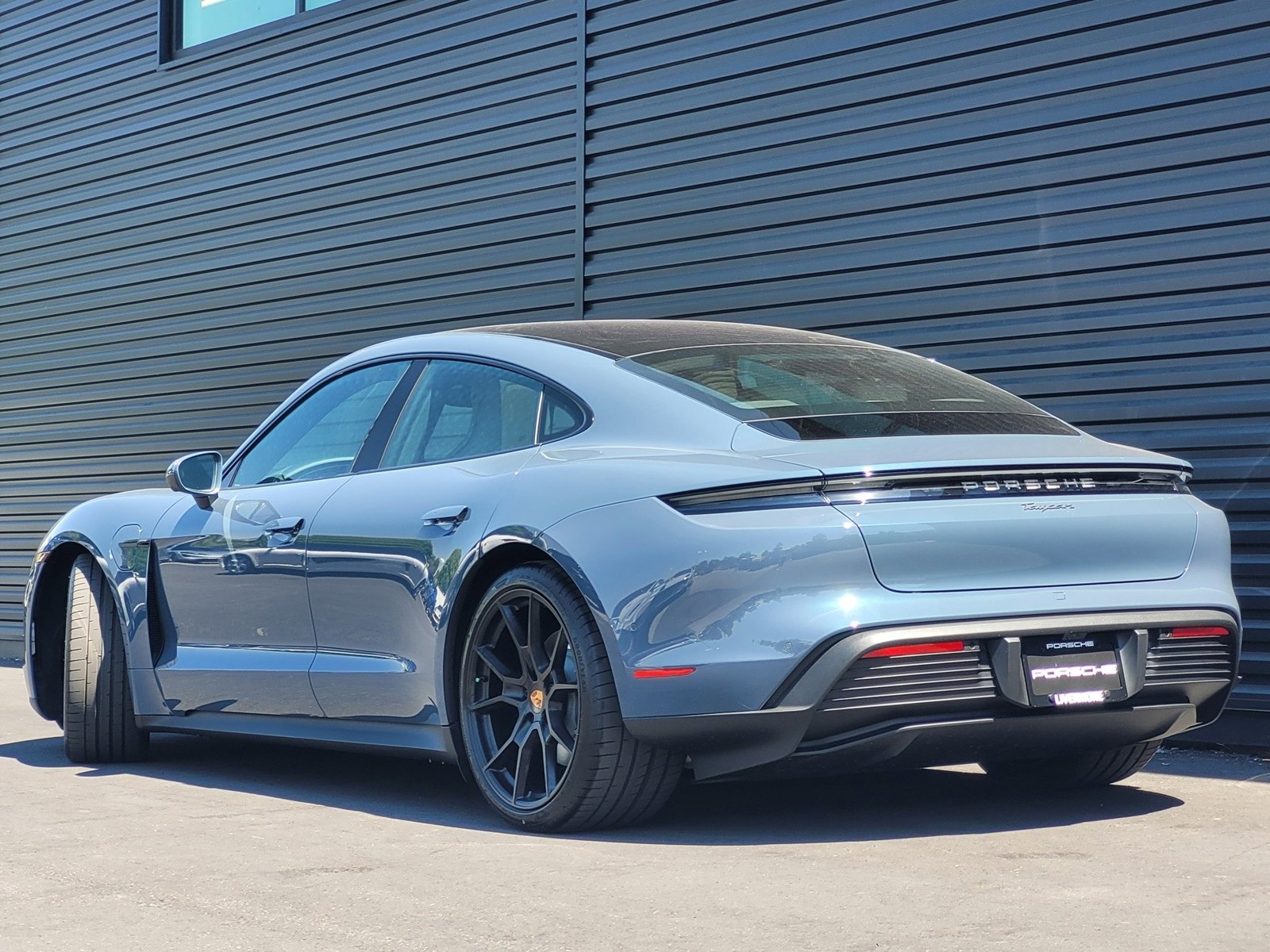2025 Porsche Taycan 4 photo 3