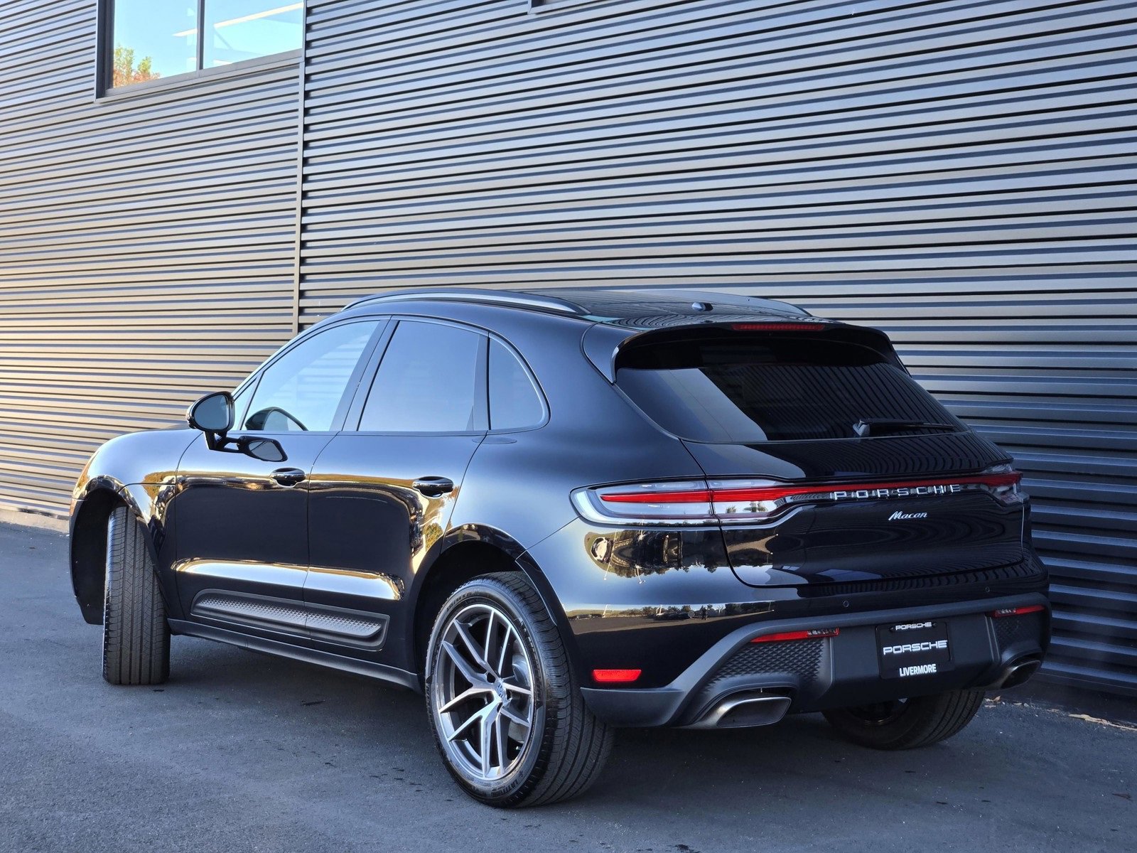 2026 Porsche Macan T photo 3