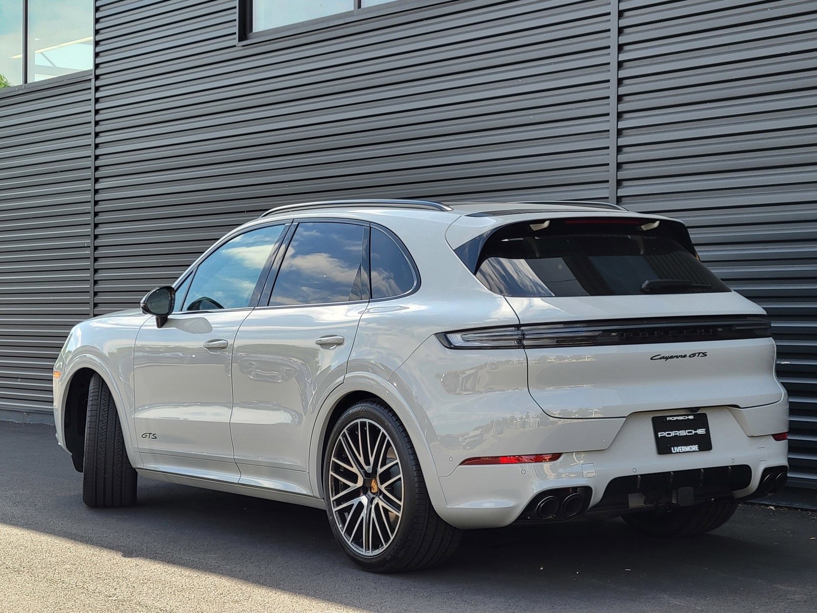 2025 Porsche Cayenne GTS photo 3