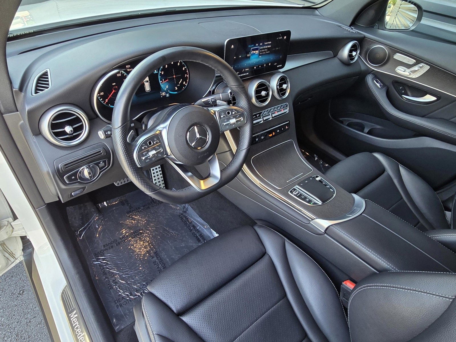 2022 Mercedes Benz GLC 300 4MATIC photo 4