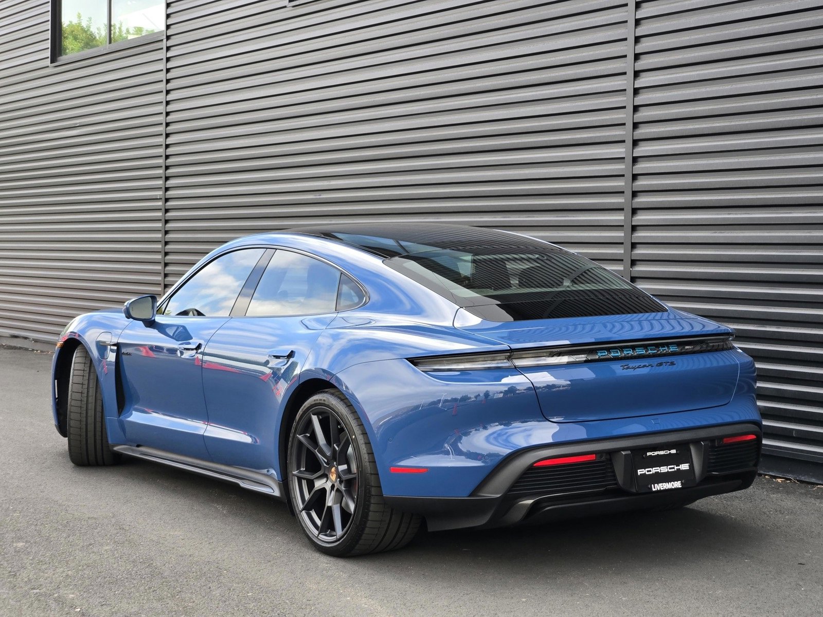 2026 Porsche Taycan GTS photo 2