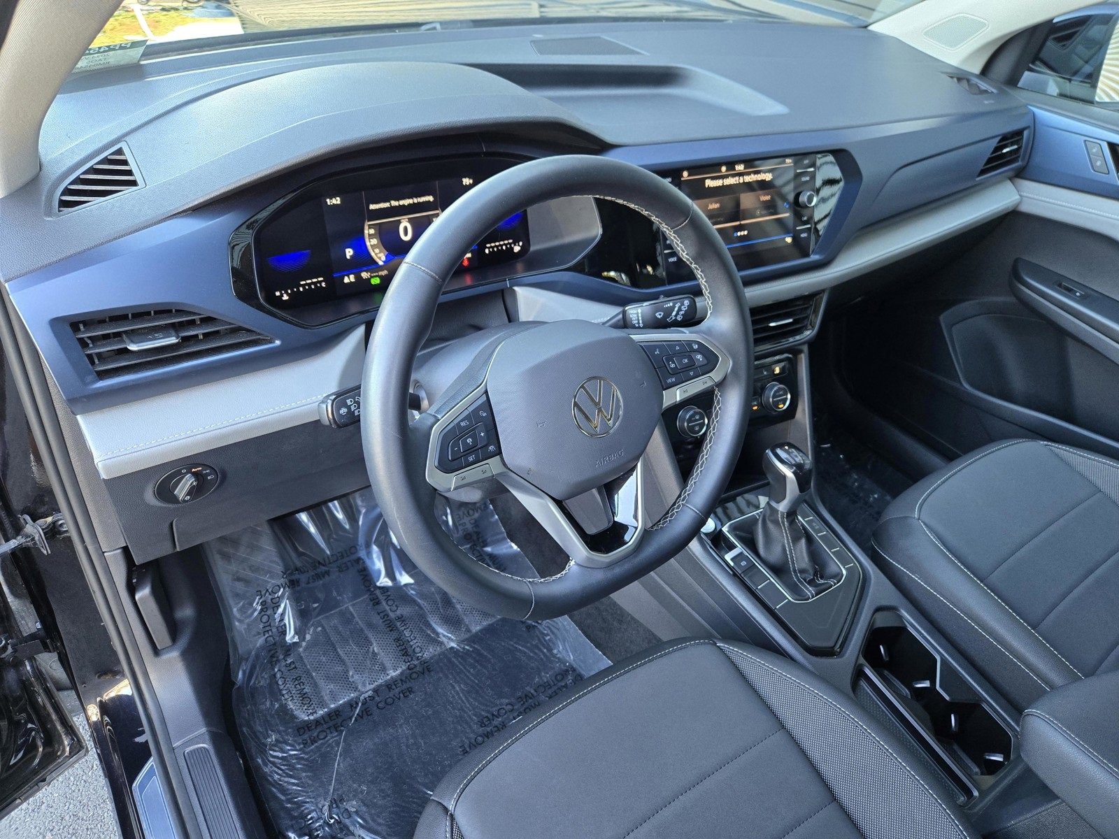 2024 Volkswagen Taos SE photo 4