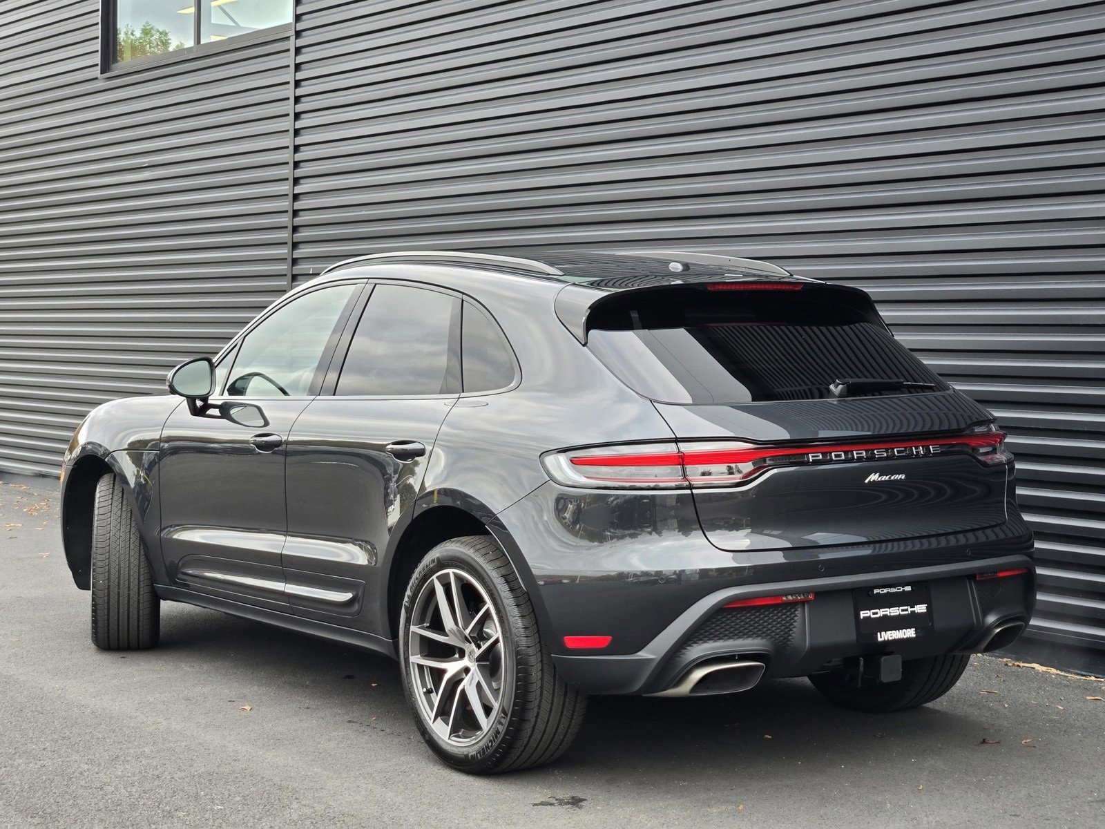 2026 Porsche Macan T photo 3