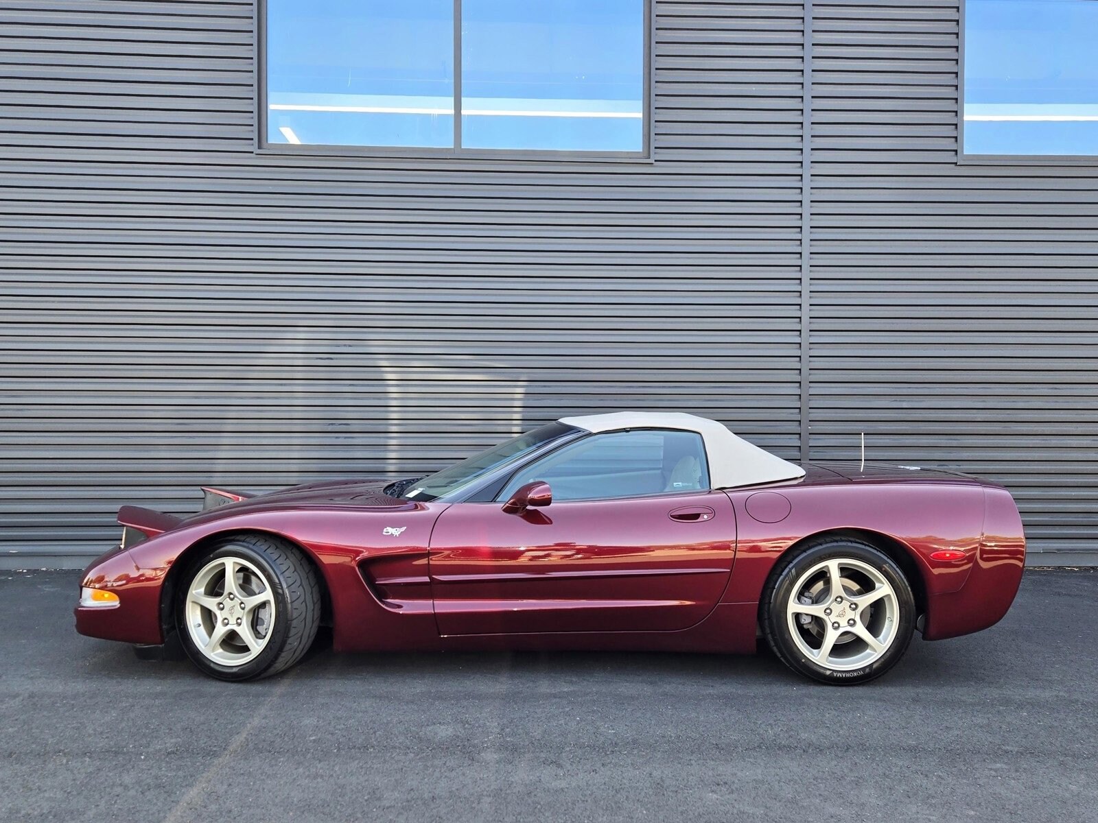 2003 Chevrolet Corvette photo 2