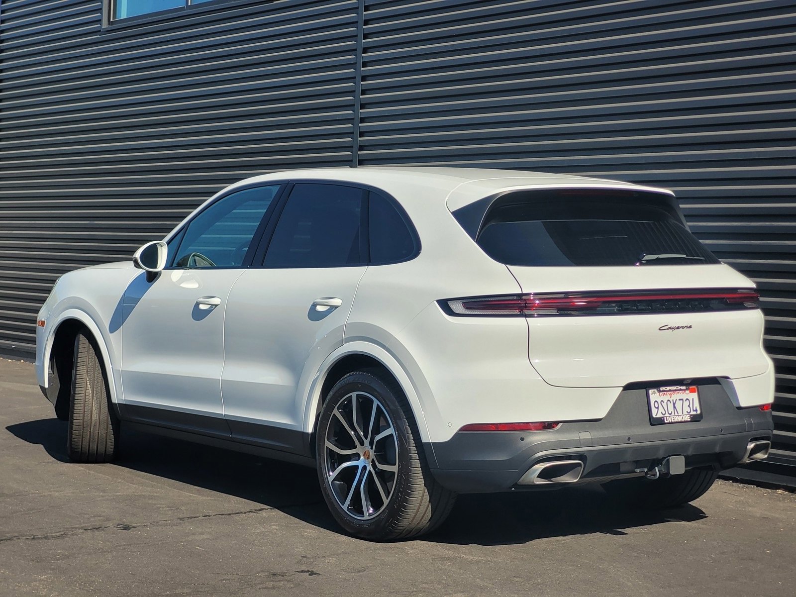 2025 Porsche Cayenne photo 3
