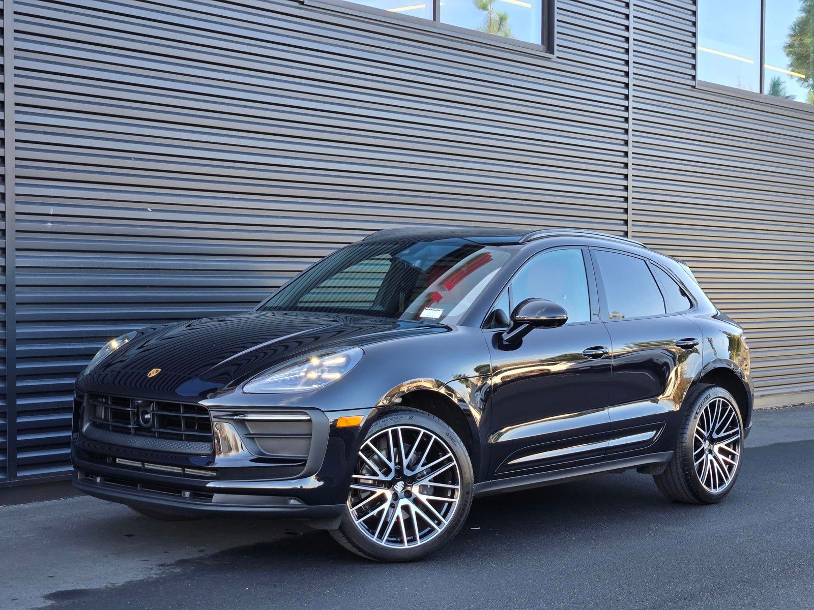 2025 Porsche Macan T