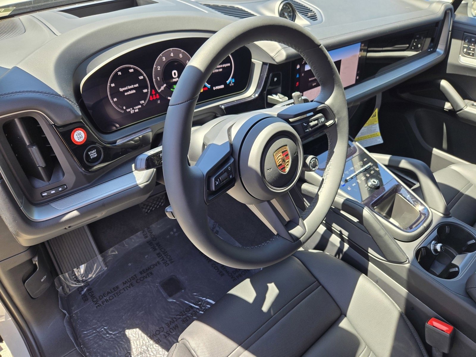 2025 Porsche Cayenne Coupe E-Hybrid photo 4