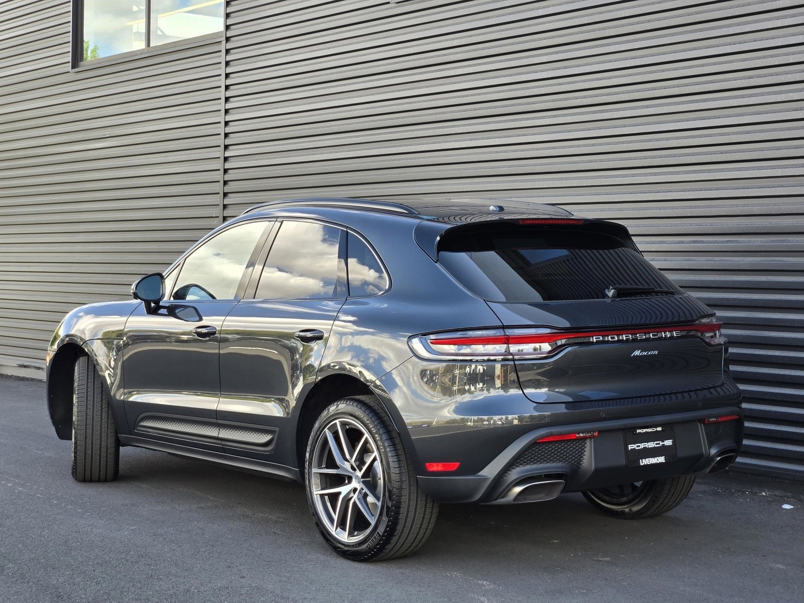 2026 Porsche Macan T photo 3