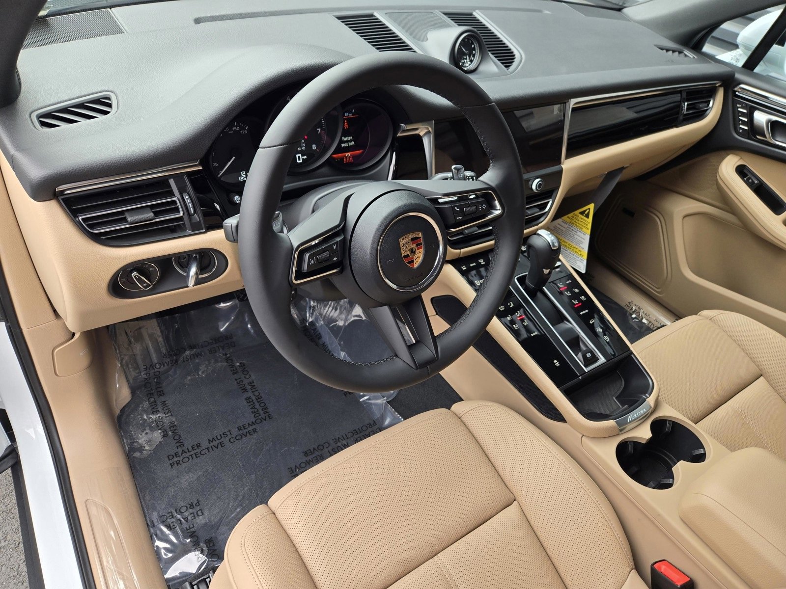 2026 Porsche Macan T photo 4