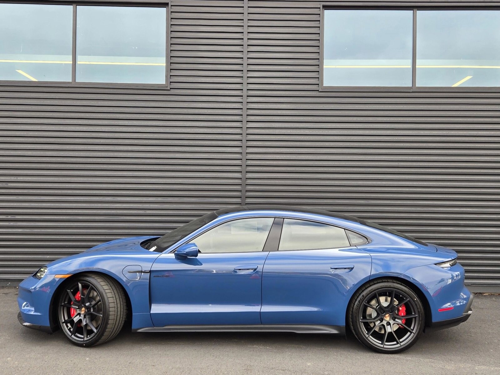 2026 Porsche Taycan GTS photo 3