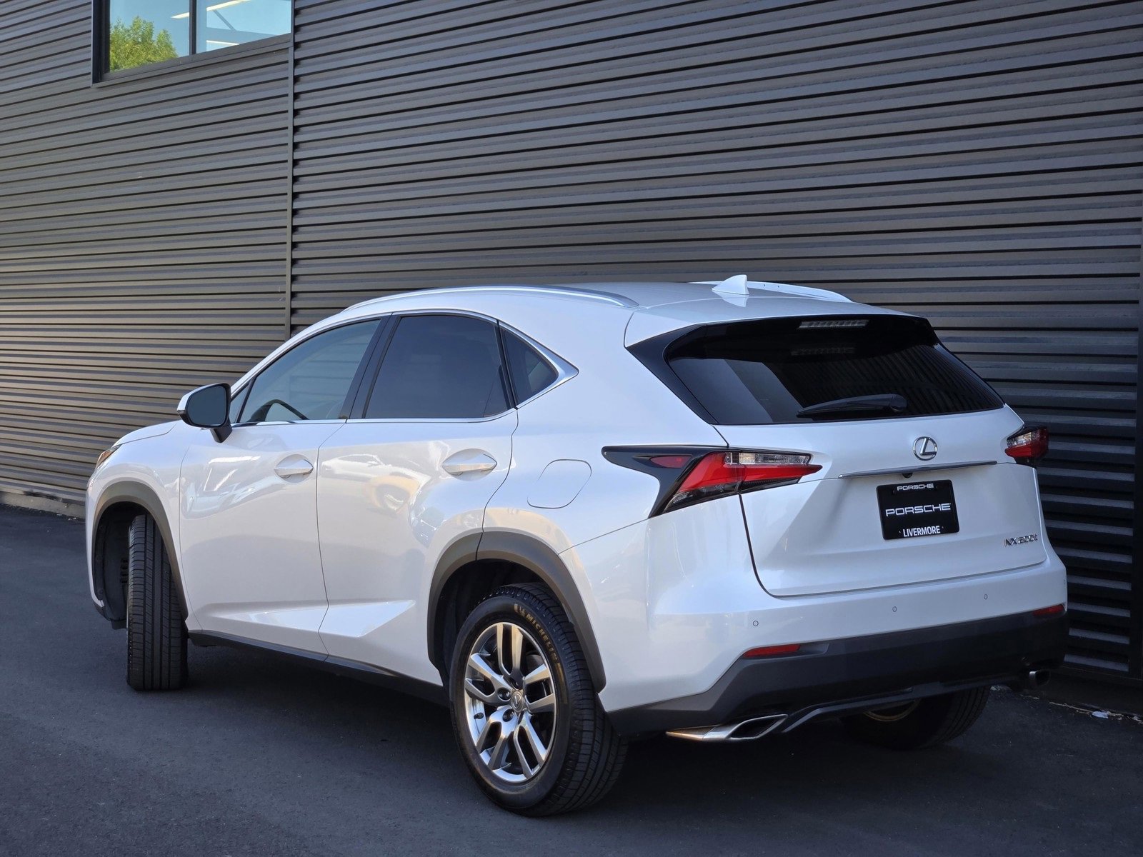 2016 Lexus NX 200t Luxury photo 3