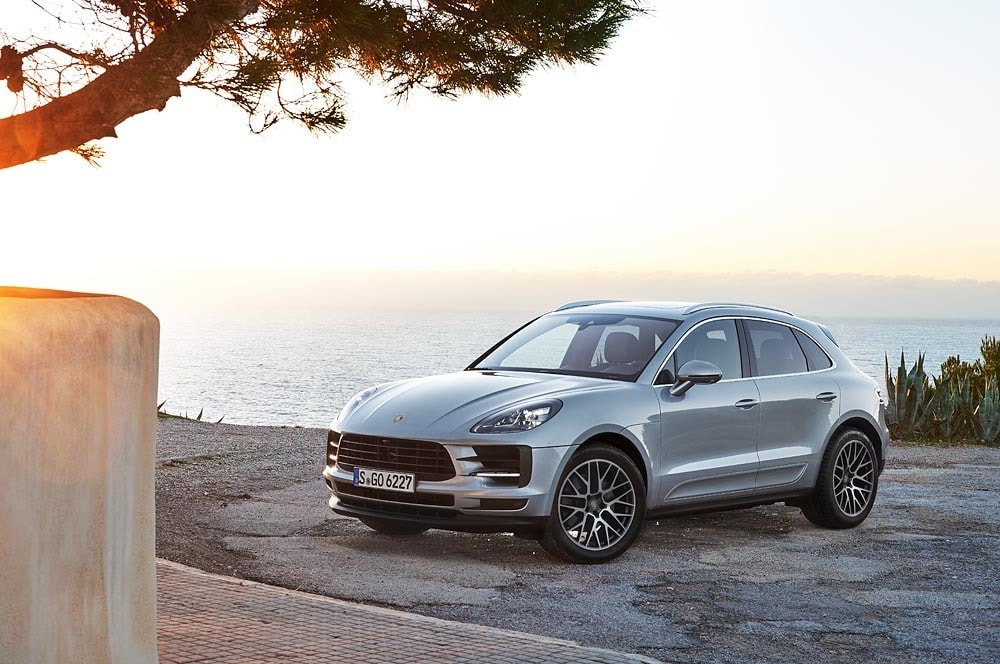 Silver Porsche Macan S