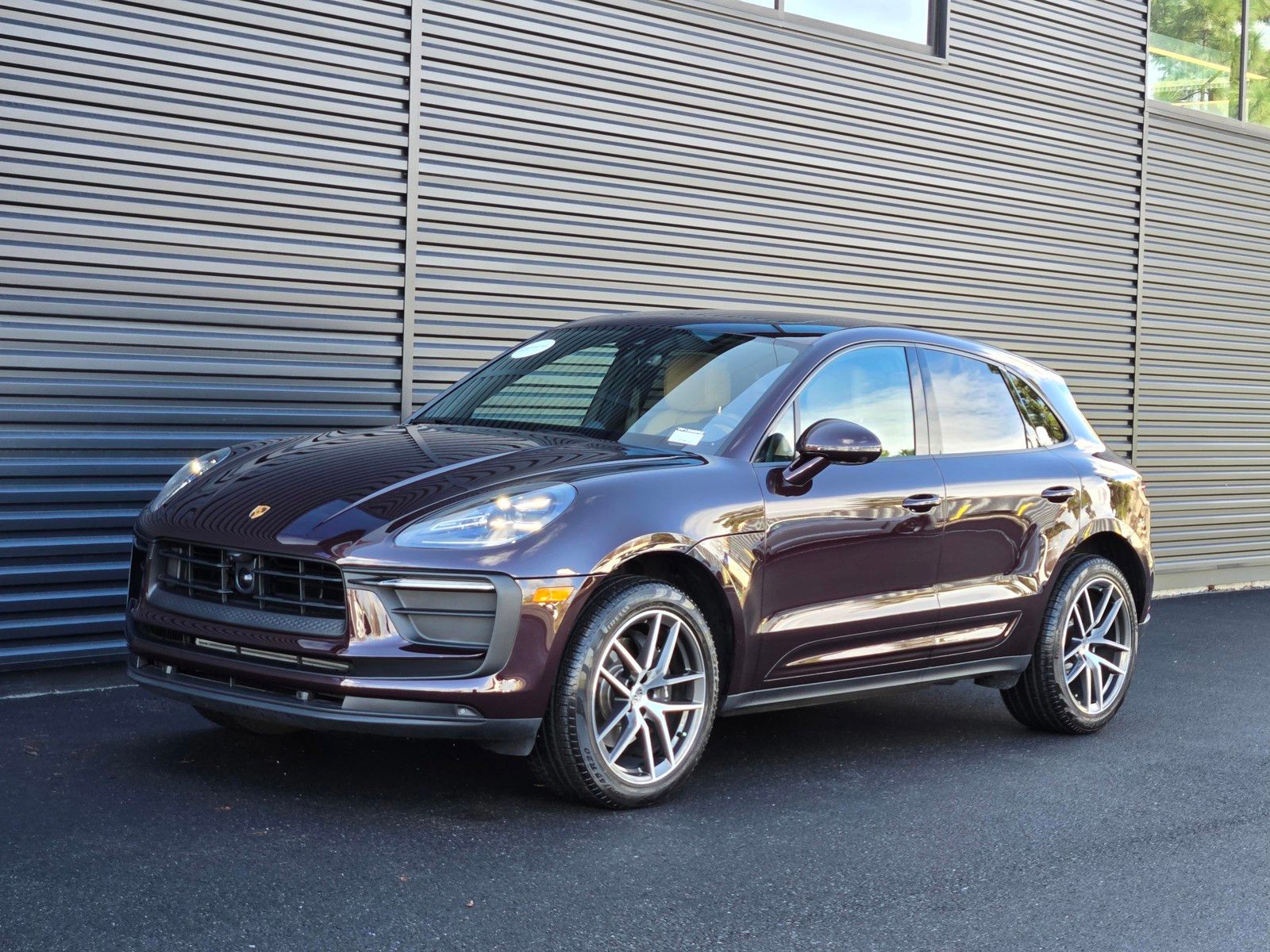 2025 Porsche Macan T
