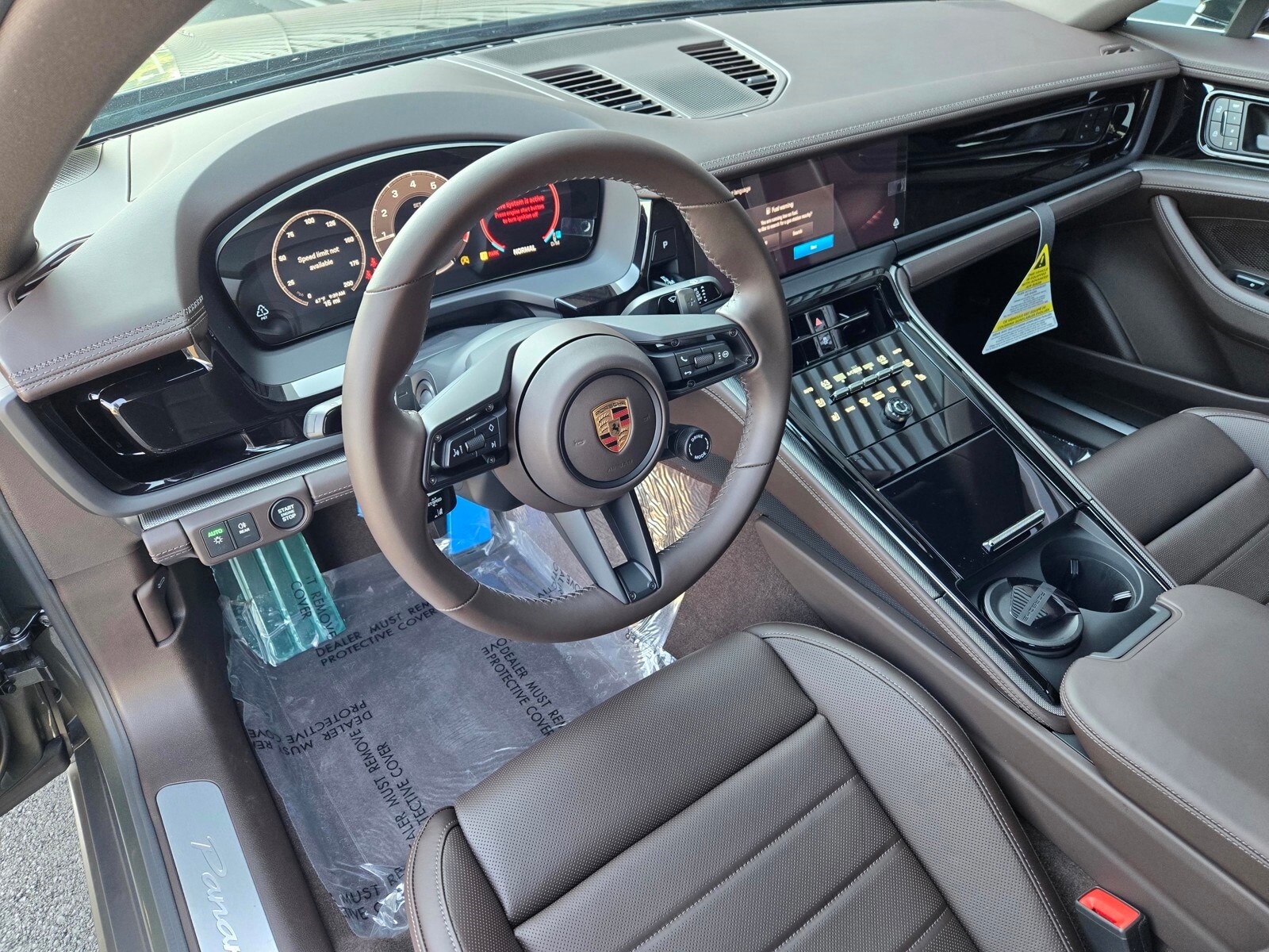 2025 Porsche Panamera 4 photo 4