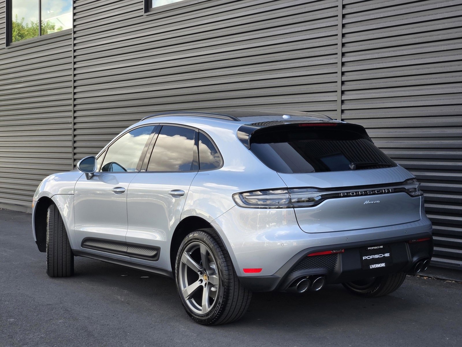2026 Porsche Macan T photo 3