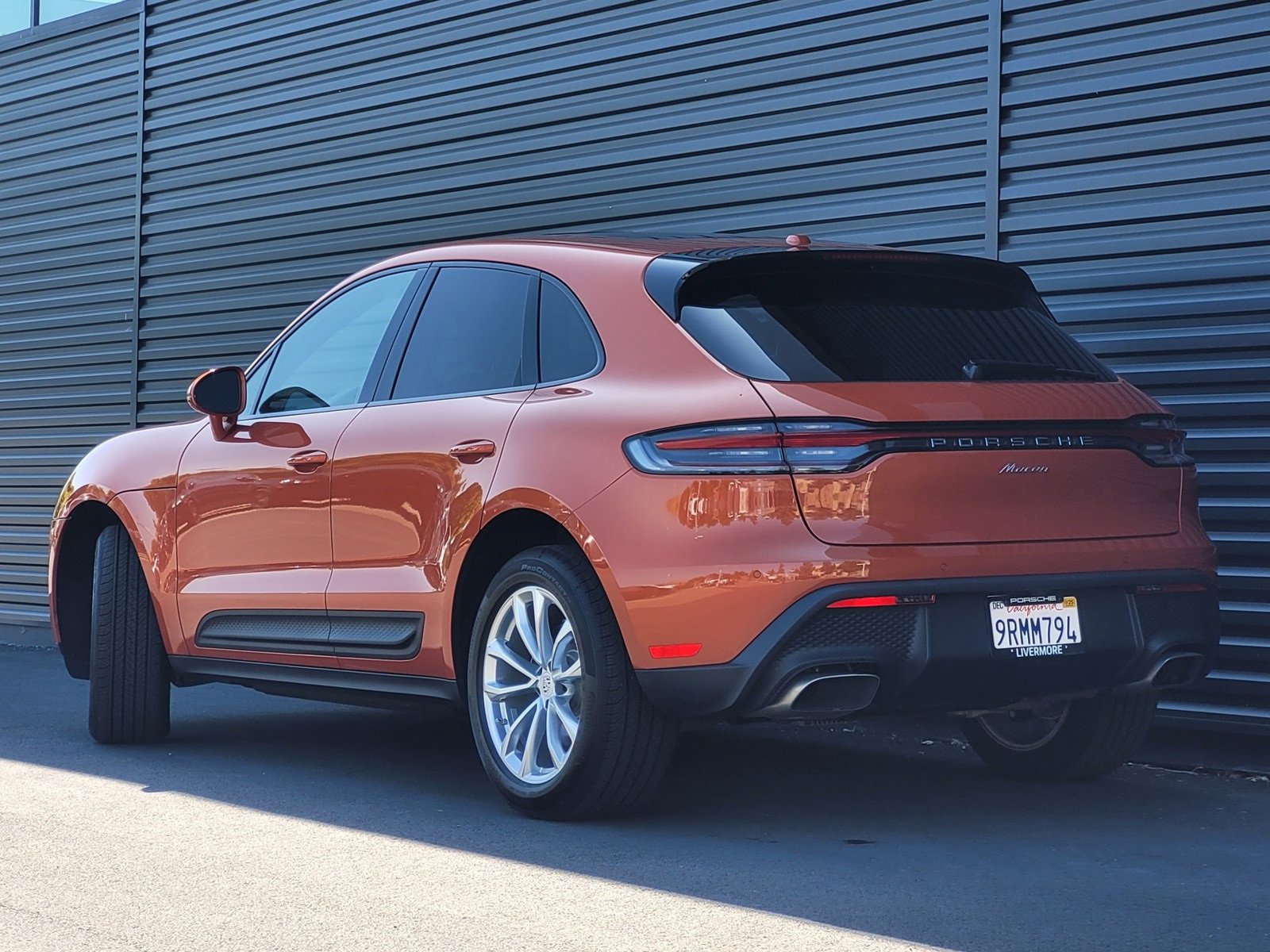 2025 Porsche Macan T photo 3