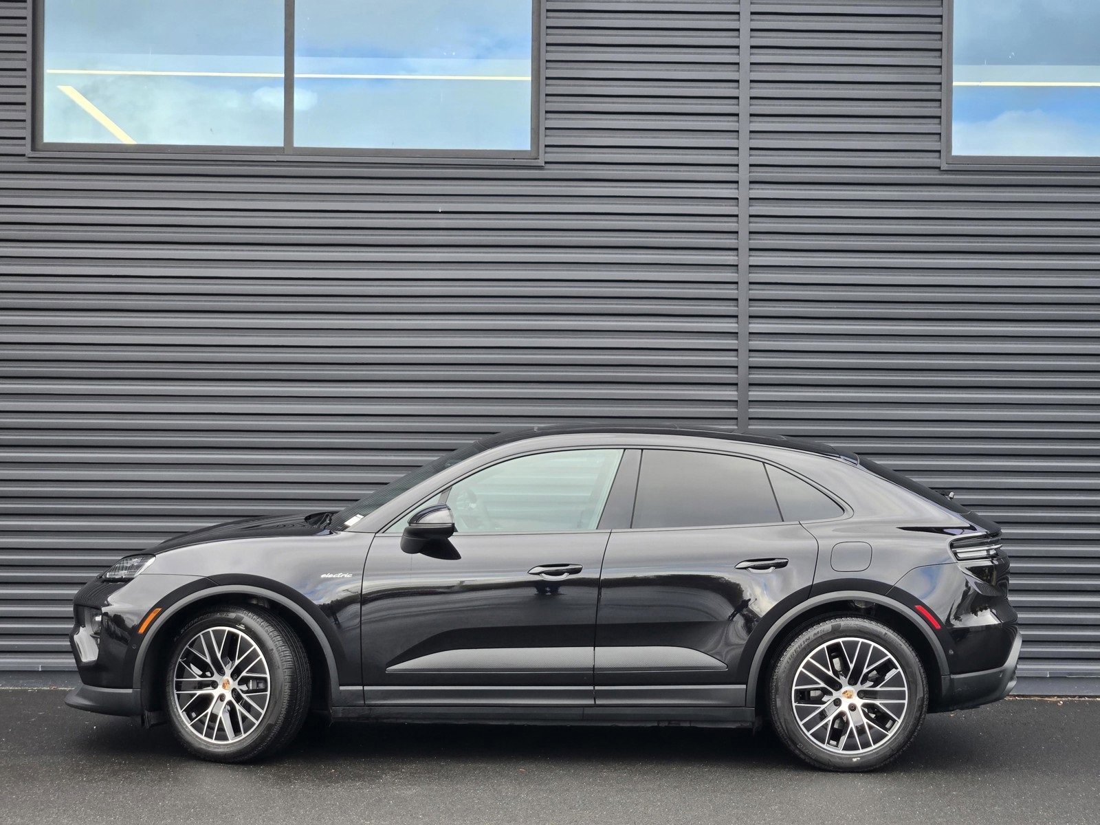 Certified 2025 Porsche Macan Base with VIN WP1AA2XA1SL001666 for sale in Livermore, CA