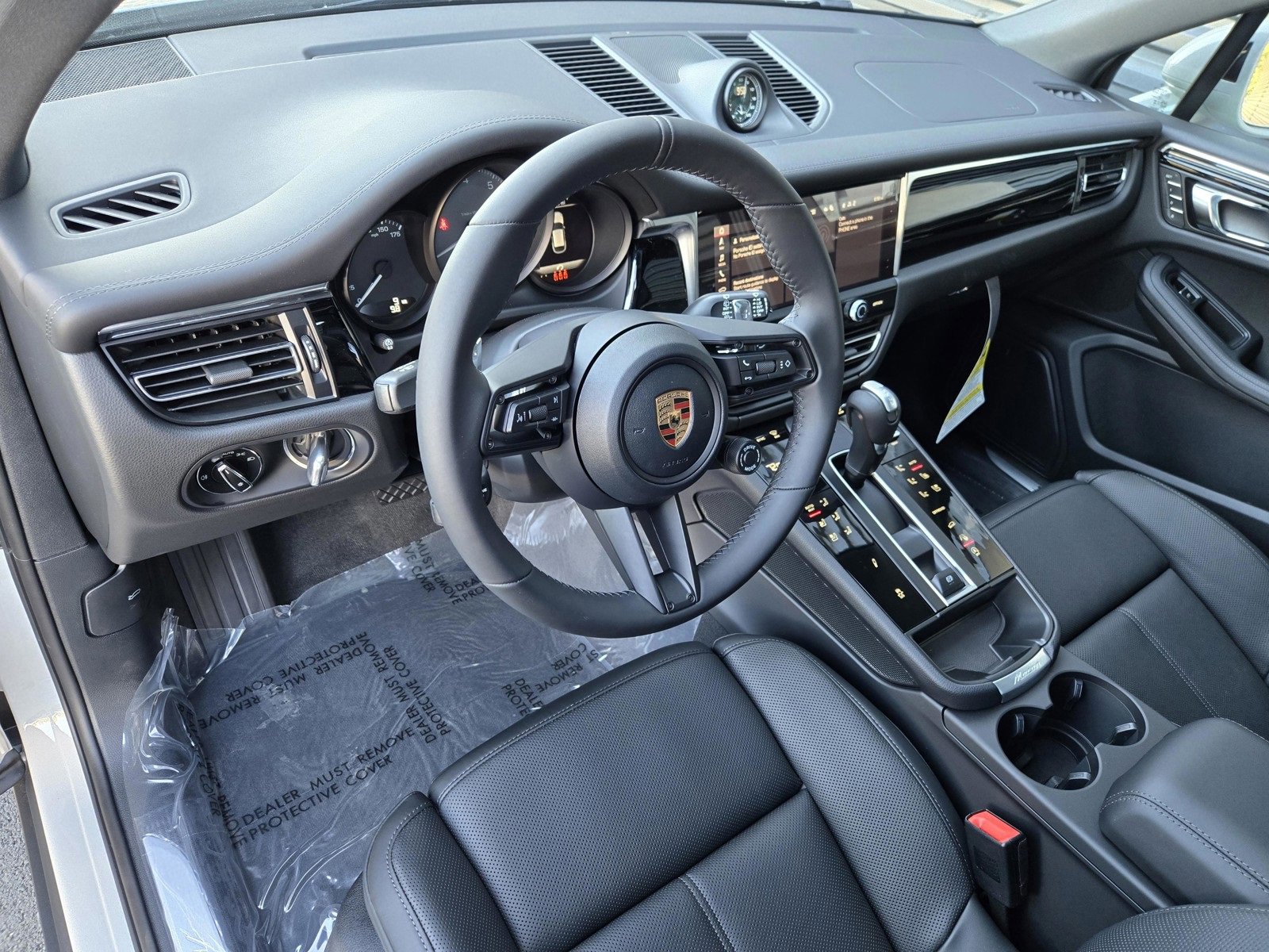 2026 Porsche Macan S photo 4