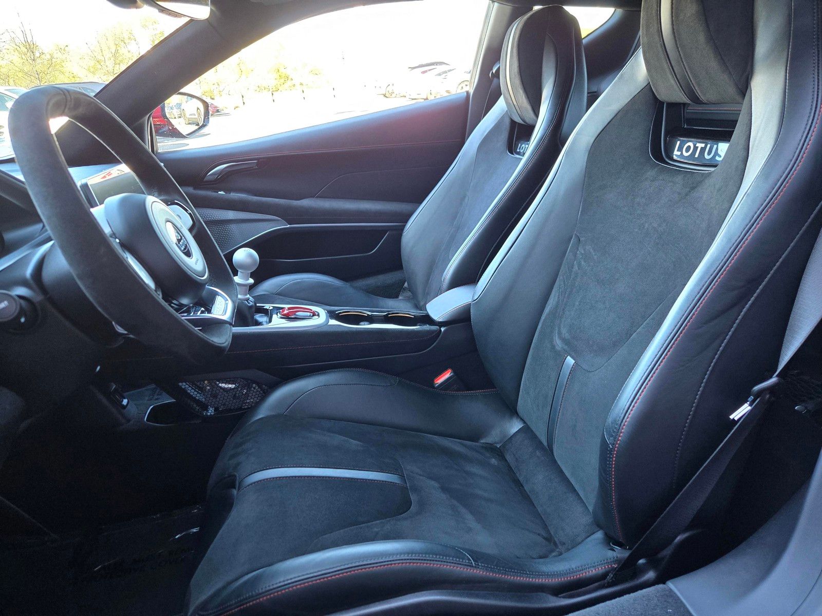 2024 Lotus Emira photo 4