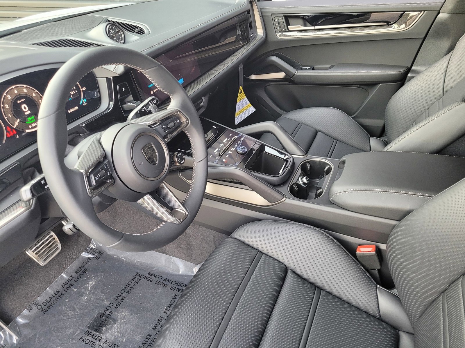 2025 Porsche Cayenne E-Hybrid Turbo photo 4