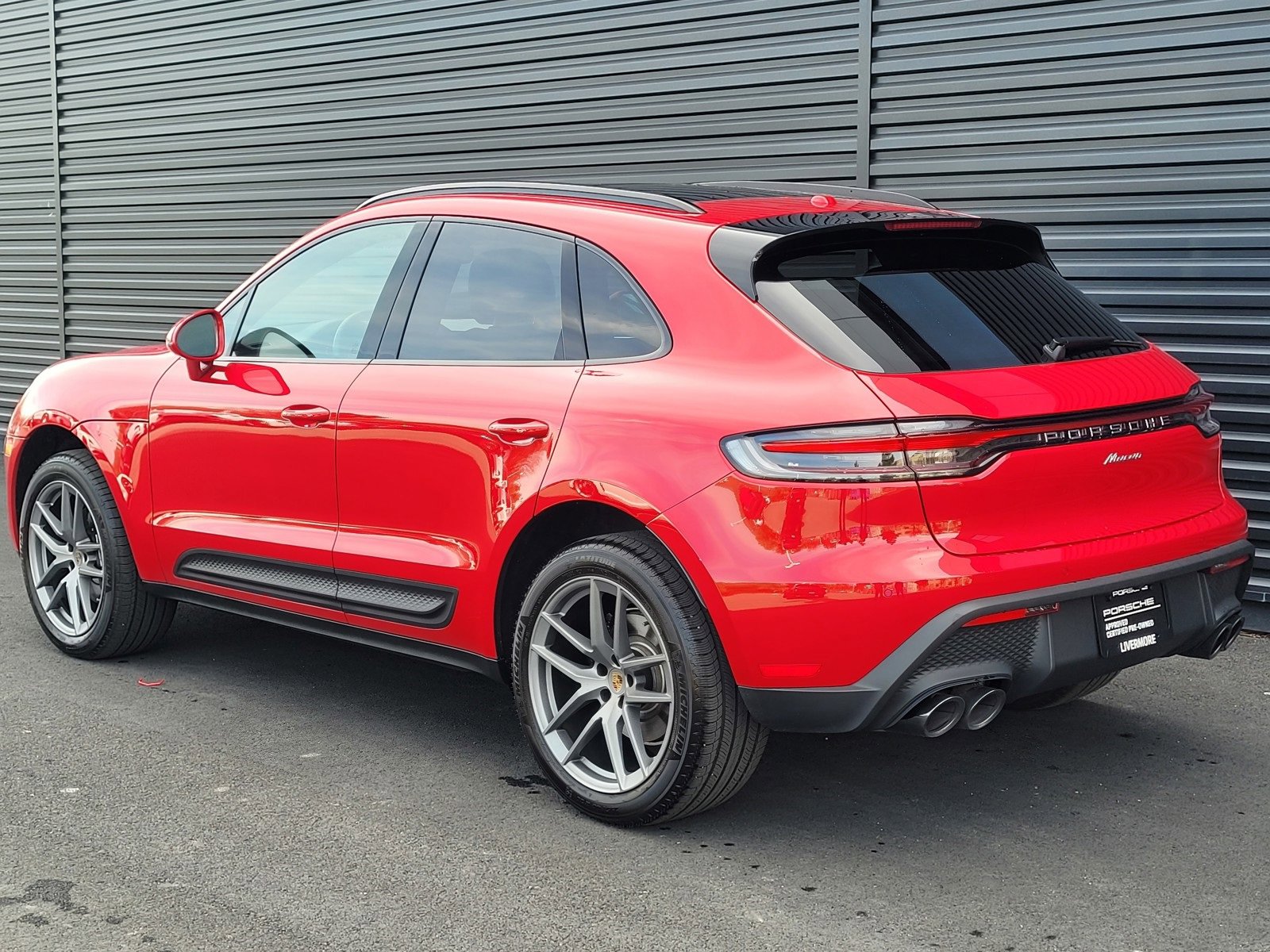 2024 Porsche Macan T photo 3