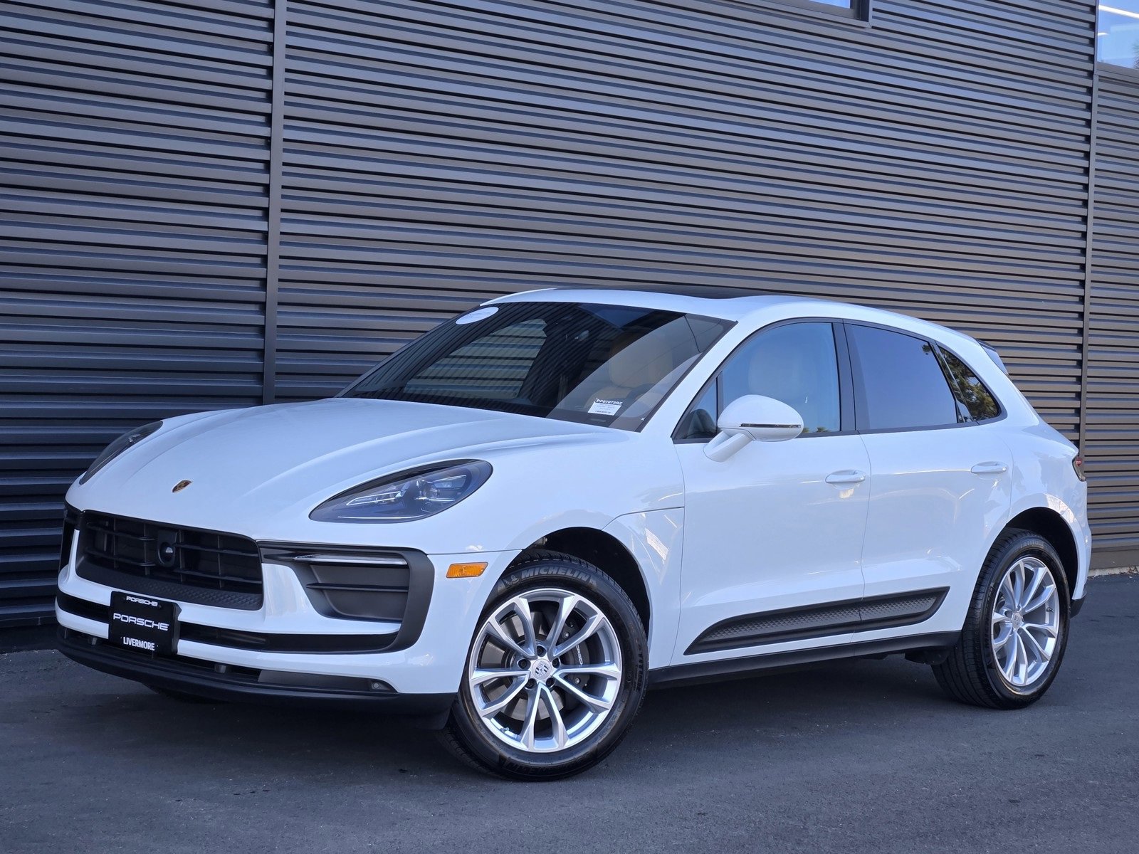 2025 Porsche Macan T