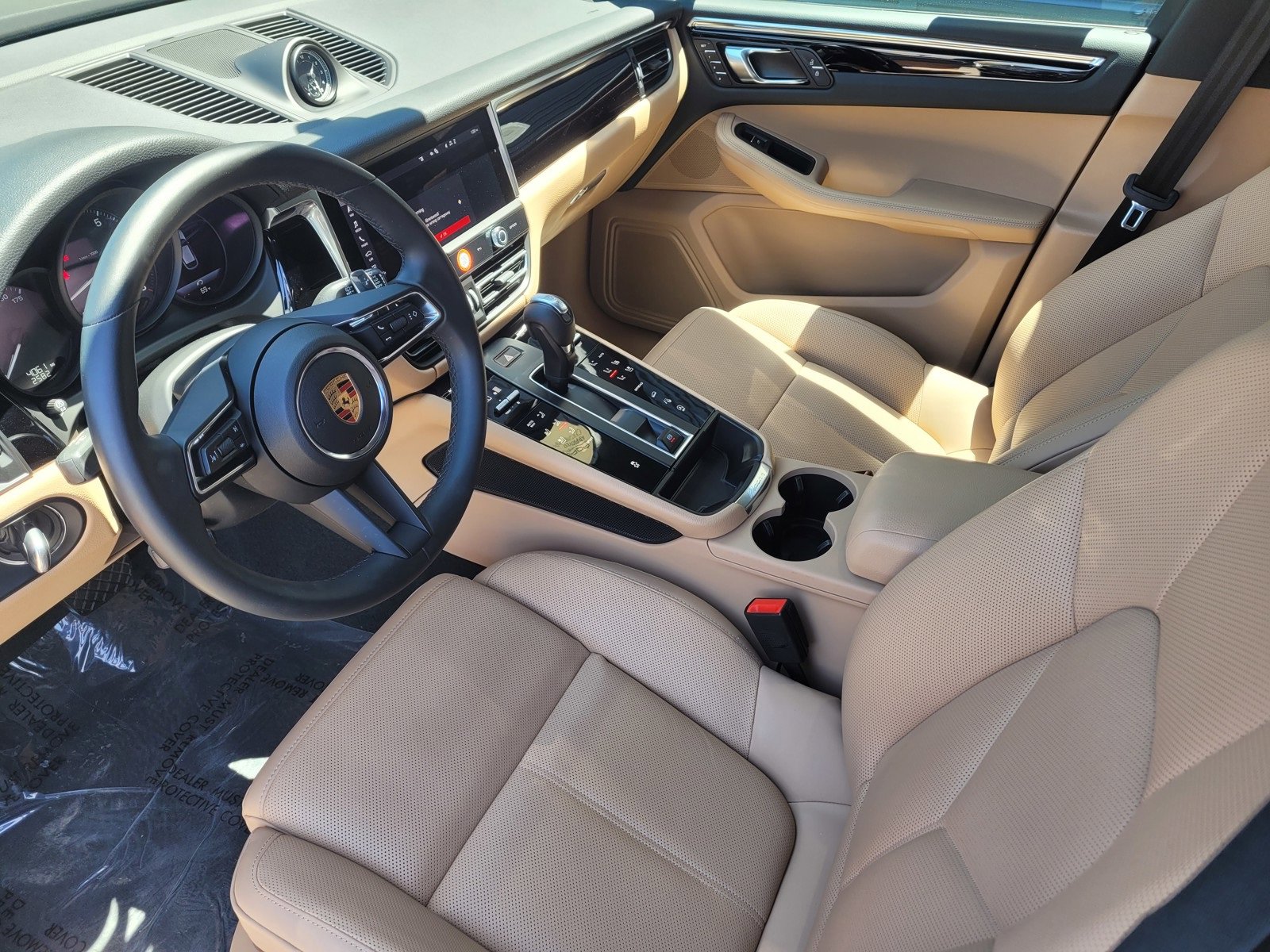 2025 Porsche Macan photo 4