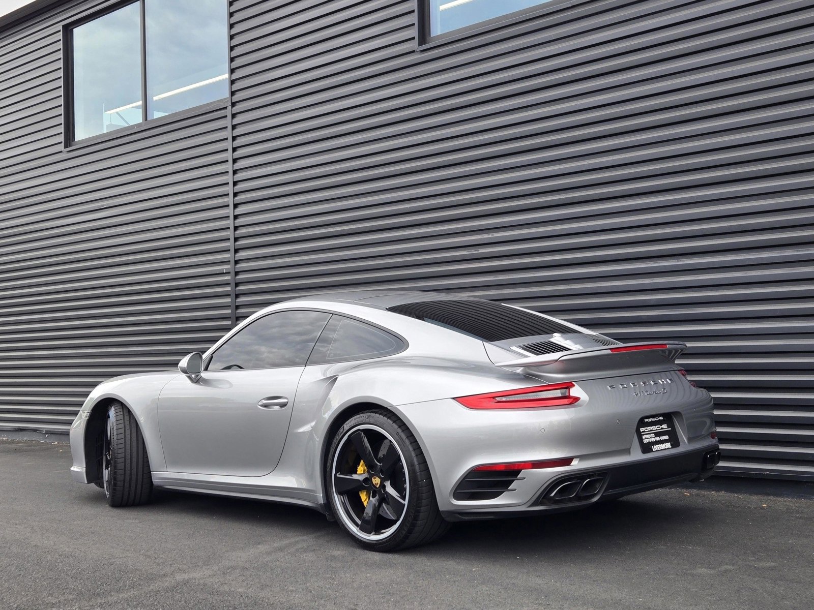 2018 Porsche 911 Turbo S photo 3