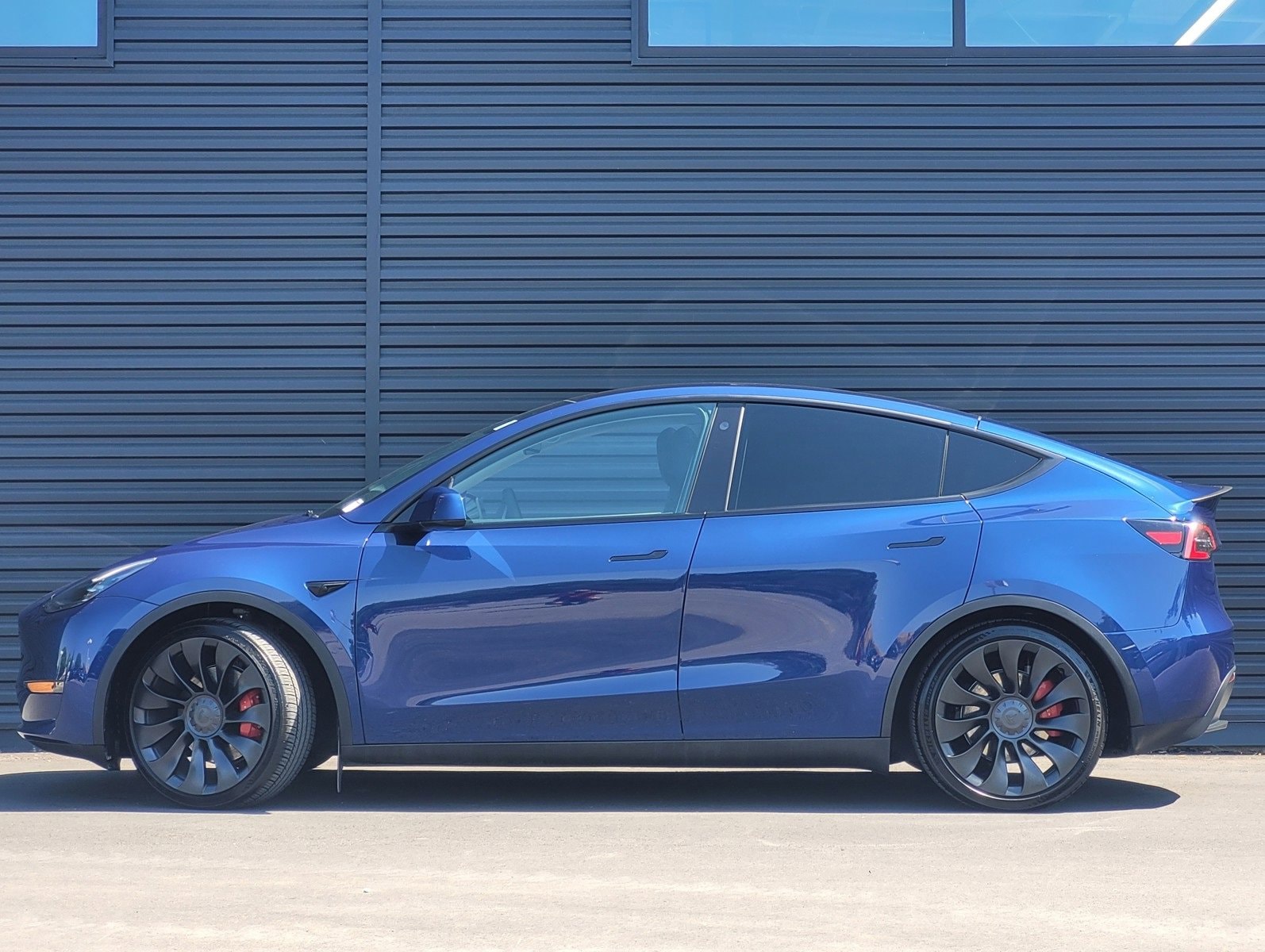 Used 2022 Tesla Model Y Performance with VIN 7SAYGDEFXNF493944 for sale in Northfield, Minnesota