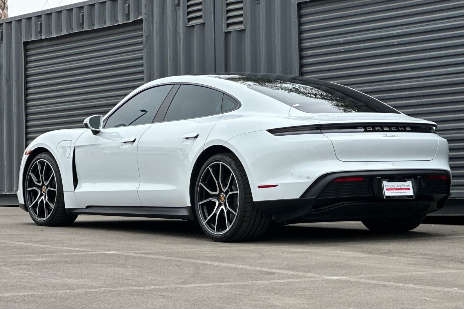 2023 Porsche Taycan photo 3